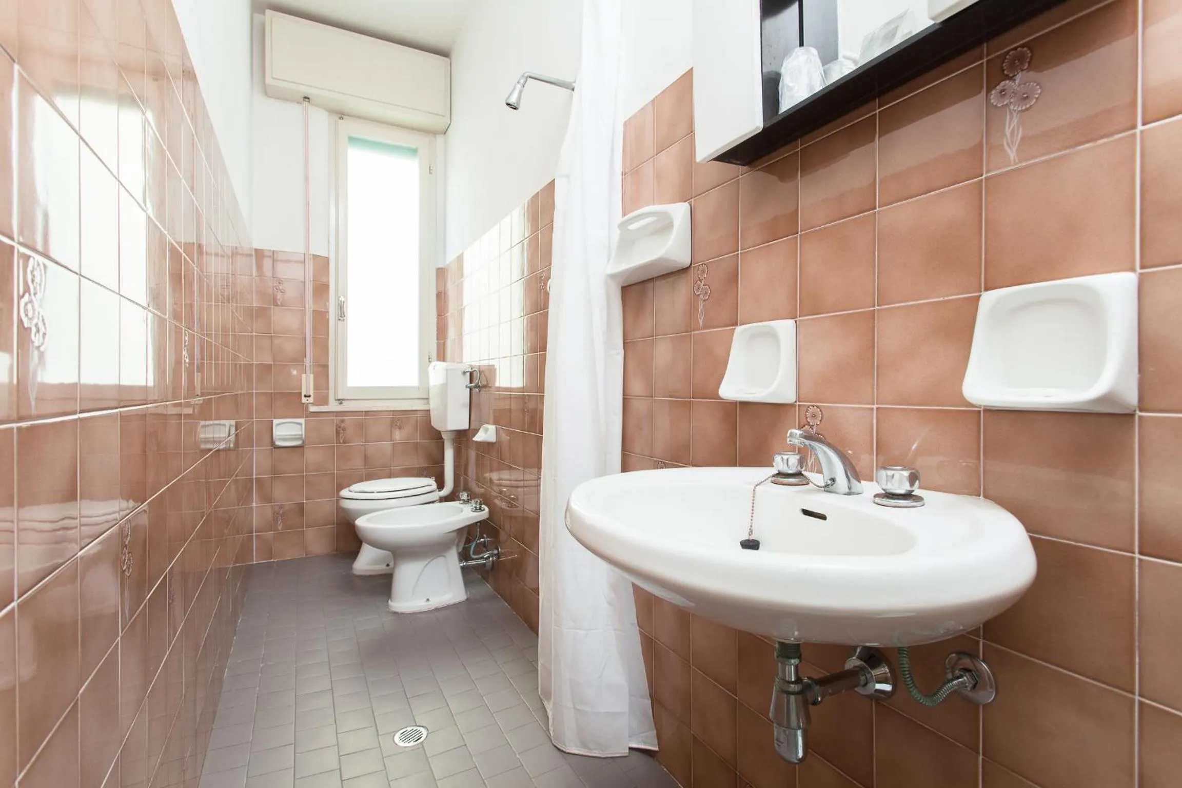 Bathroom in Hotel Niagara