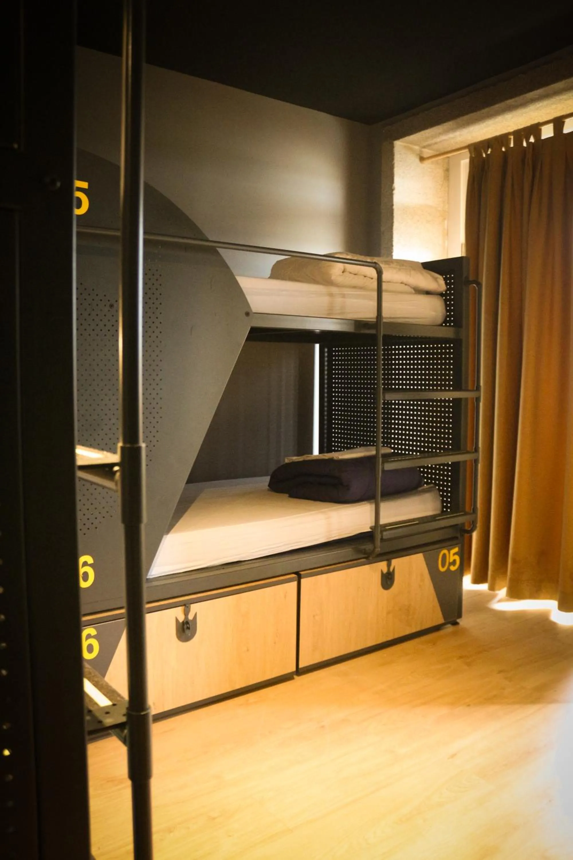Bed in 8-Bed Female Dormitory Room in CATS Porto Hostel