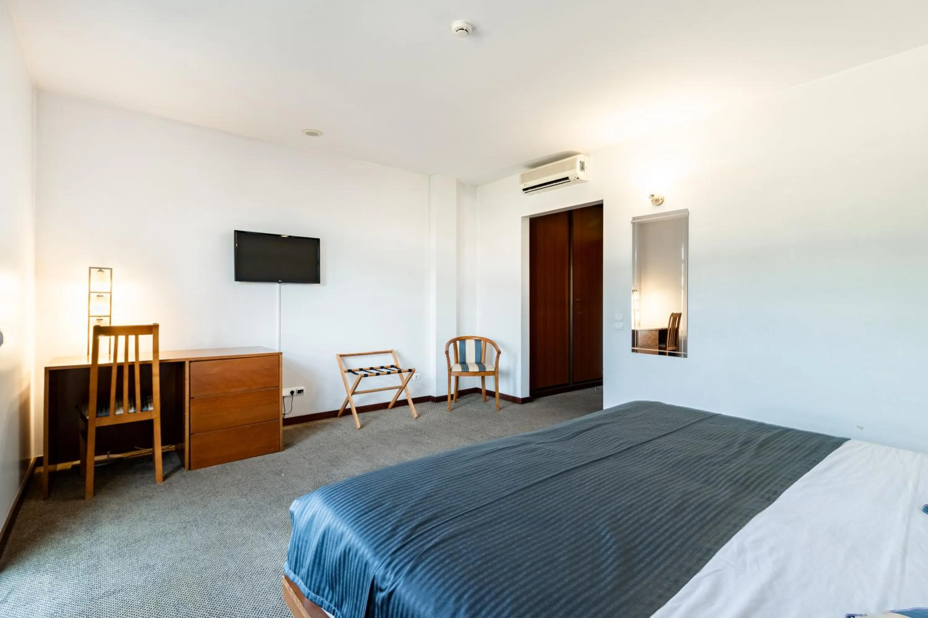 Bed in Hotel La Fontaine