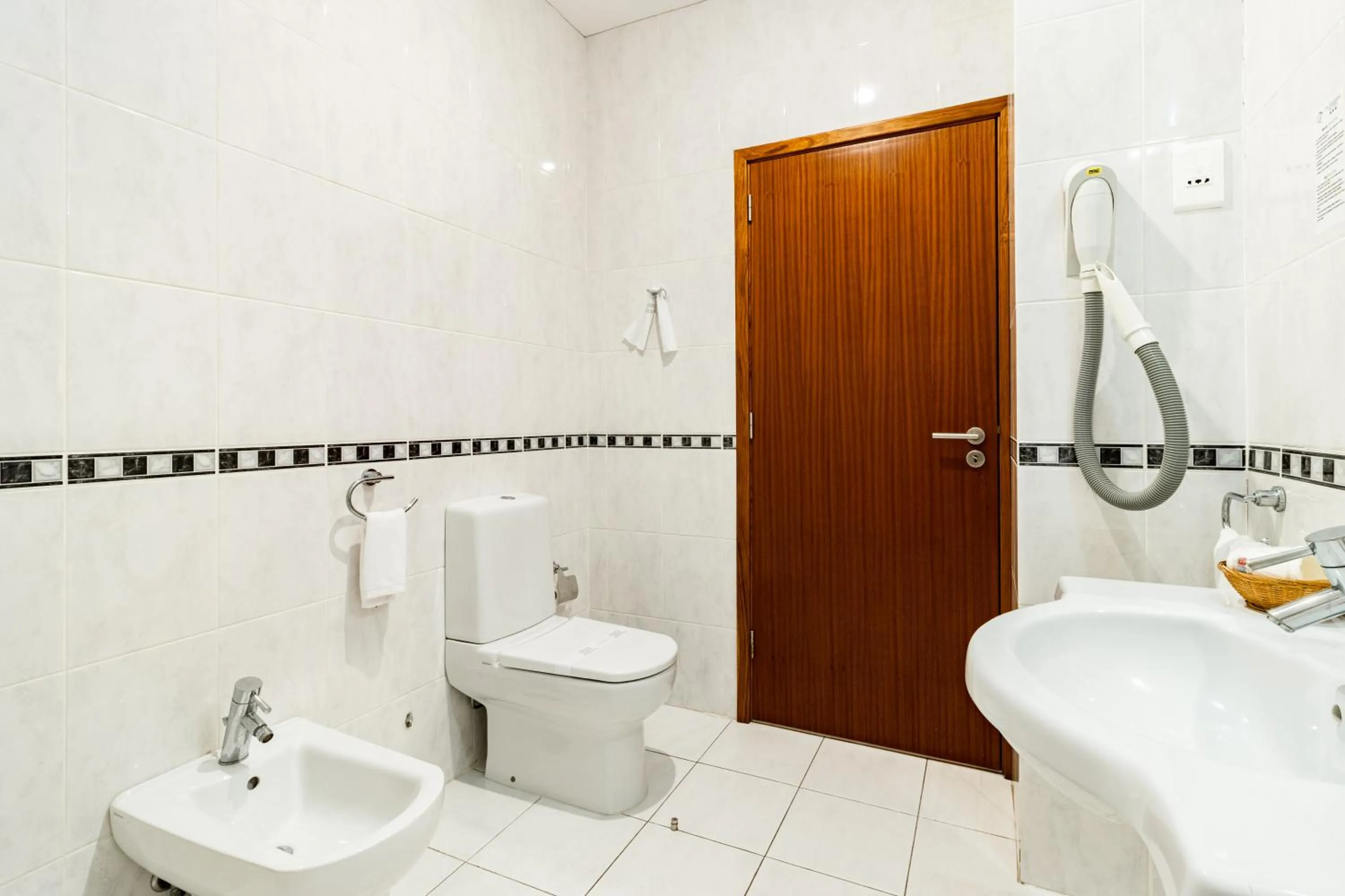 Shower in Hotel La Fontaine