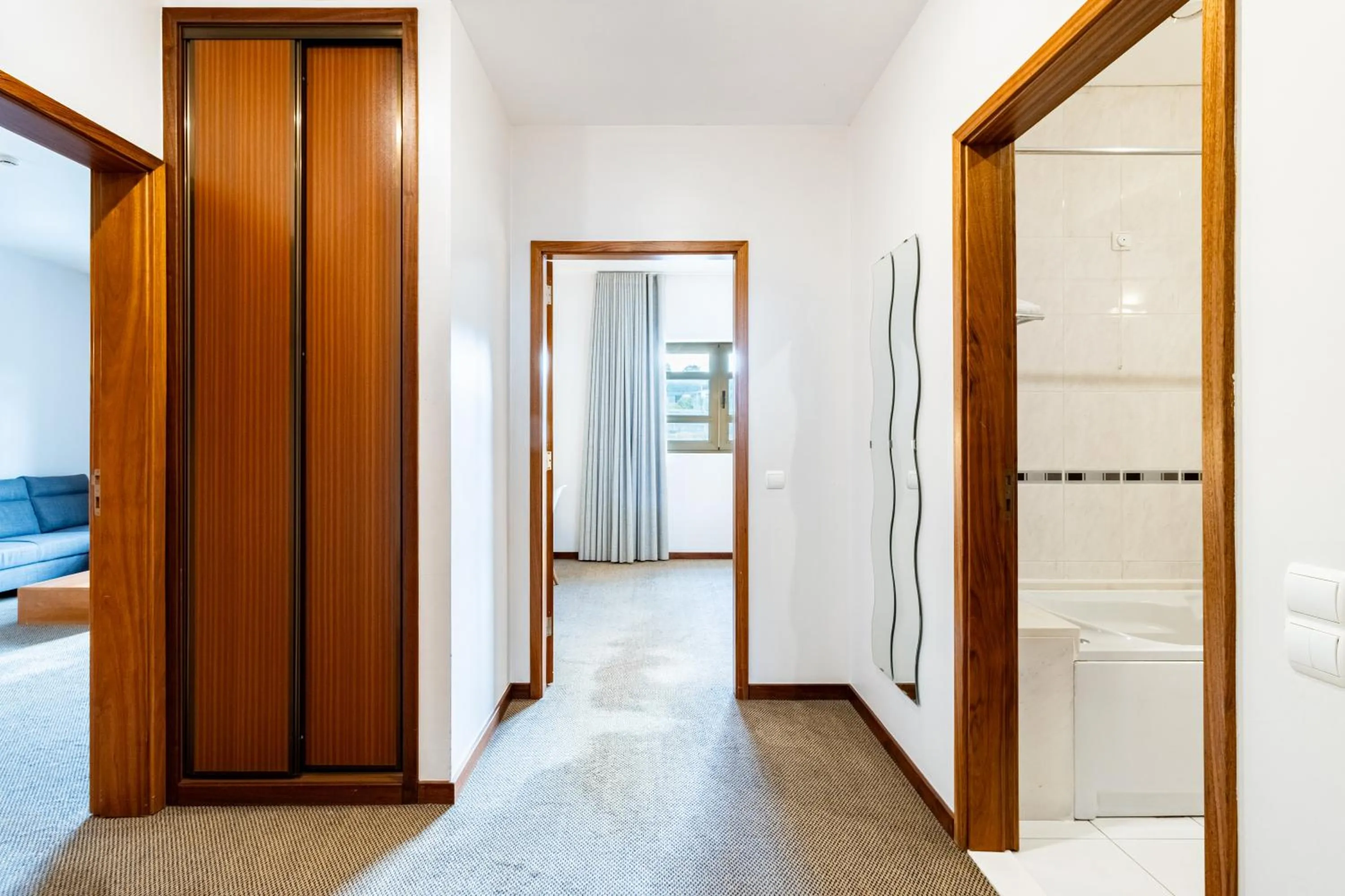 Photo of the whole room in Hotel La Fontaine