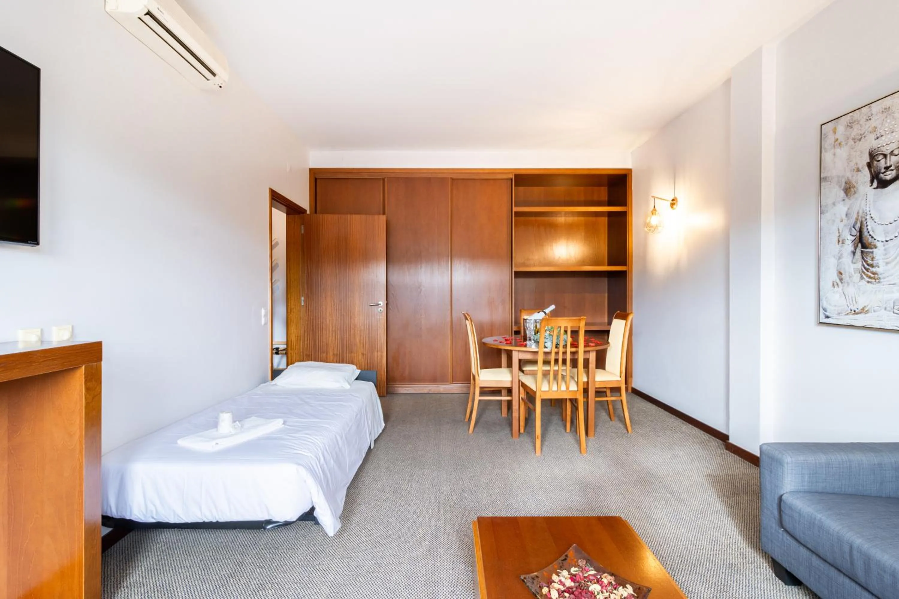 Bed in Hotel La Fontaine