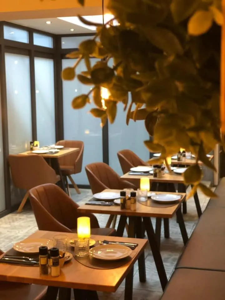 Restaurant/places to eat in Boutique Hotel Caelus VII