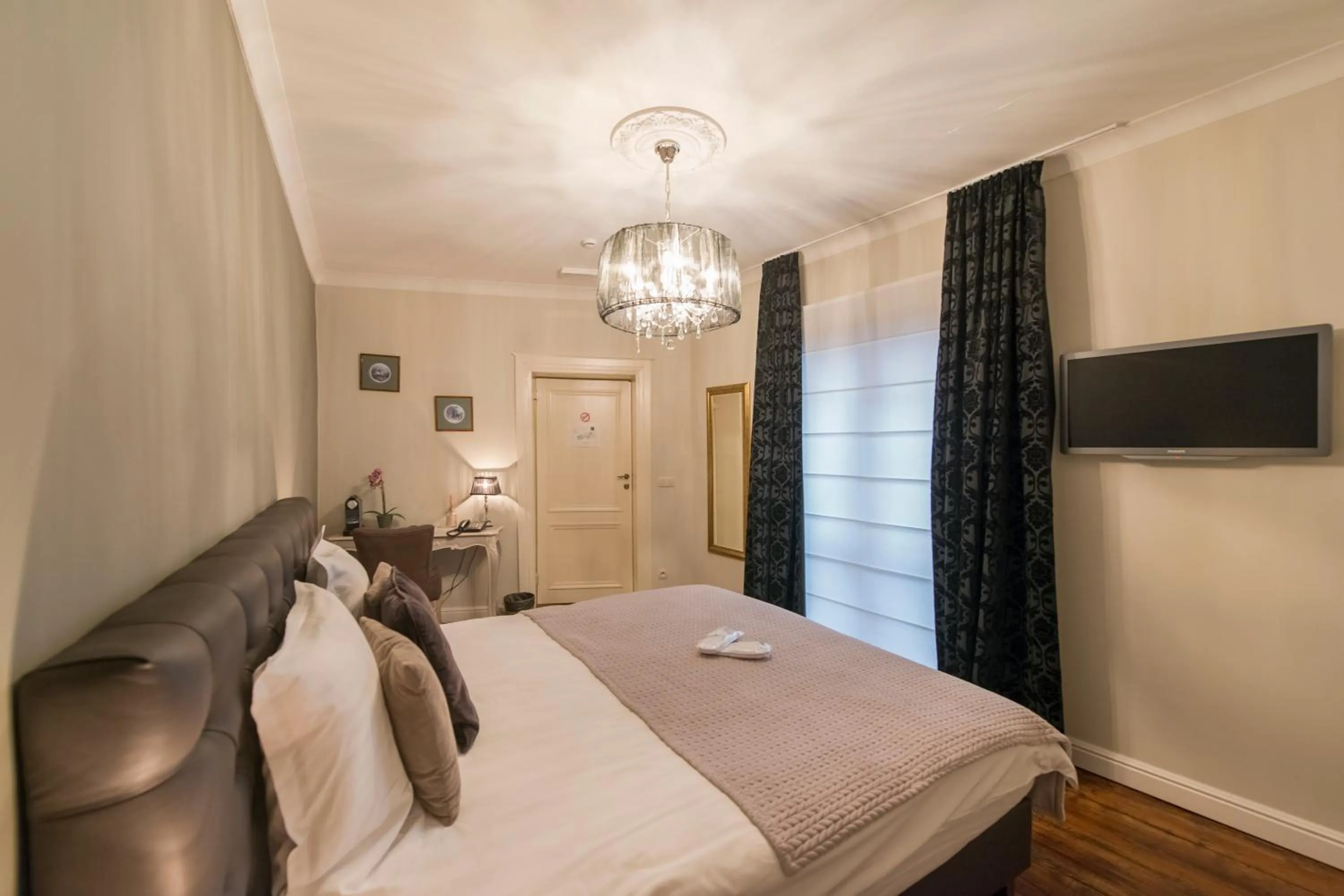 Photo of the whole room, Bed in Boutique Hotel Caelus VII