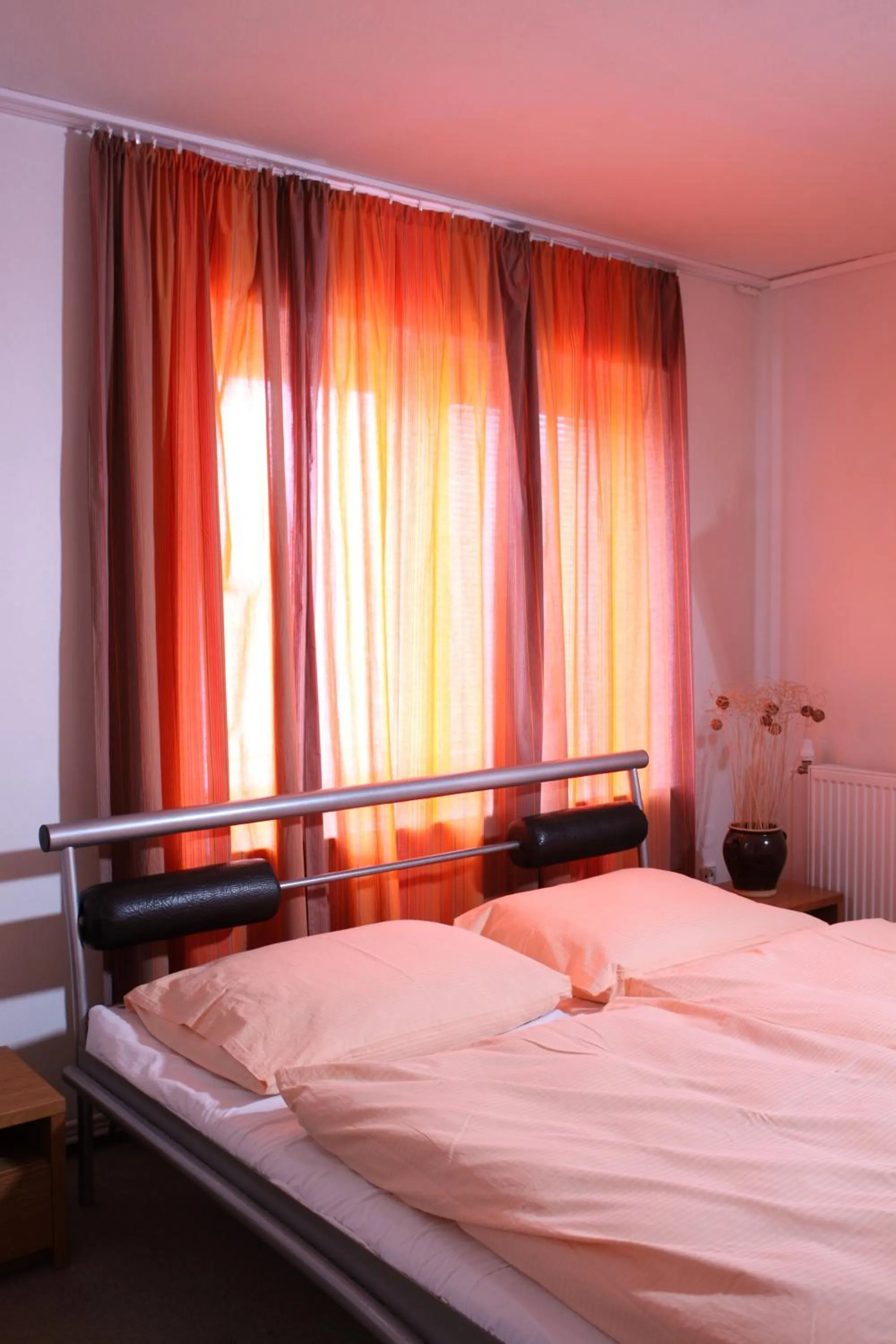 Bed in Hotel Solitaire FREE Parking Self Check-in