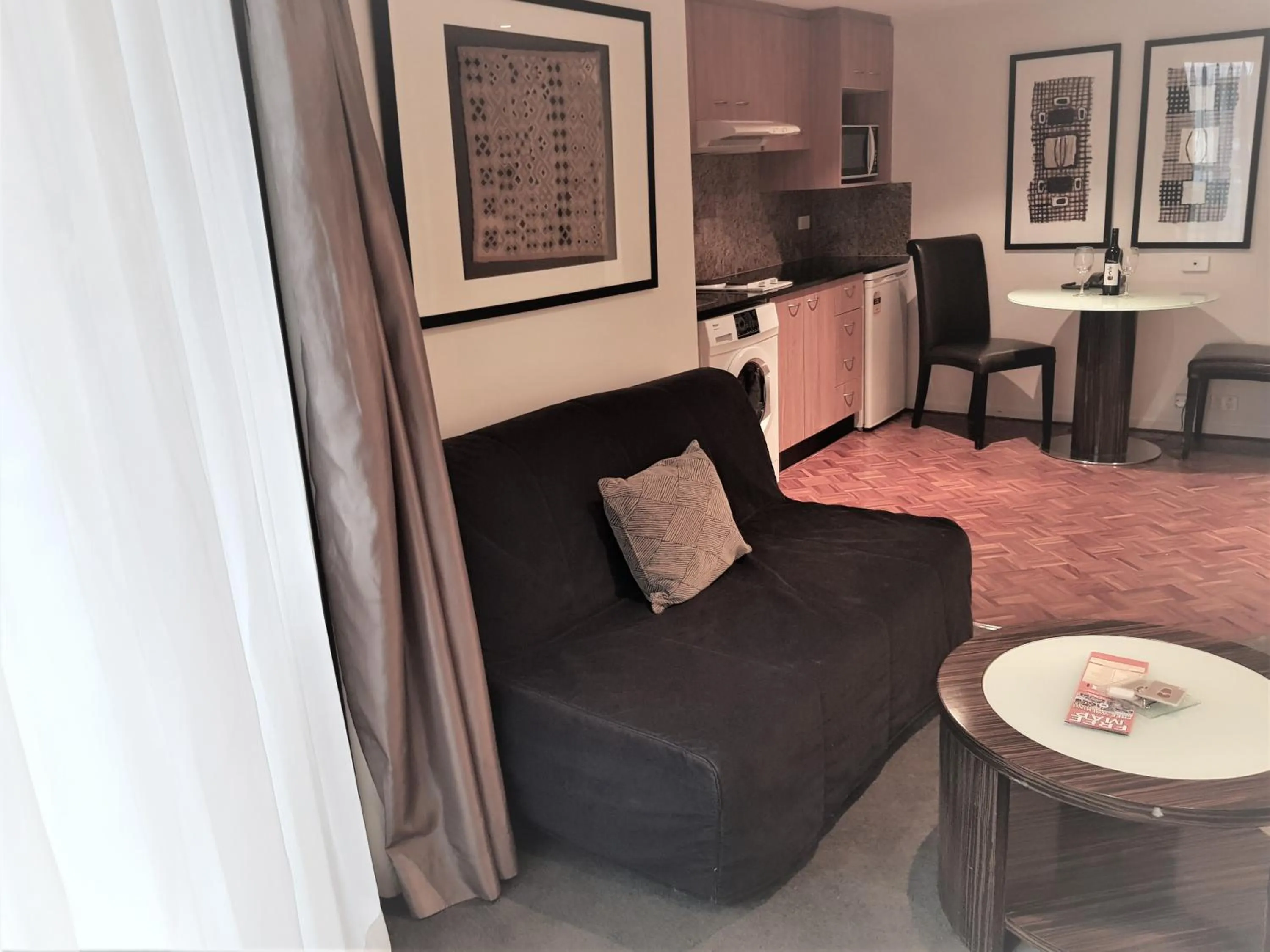 Kitchen or kitchenette in Accommodation Sydney Darling Harbour