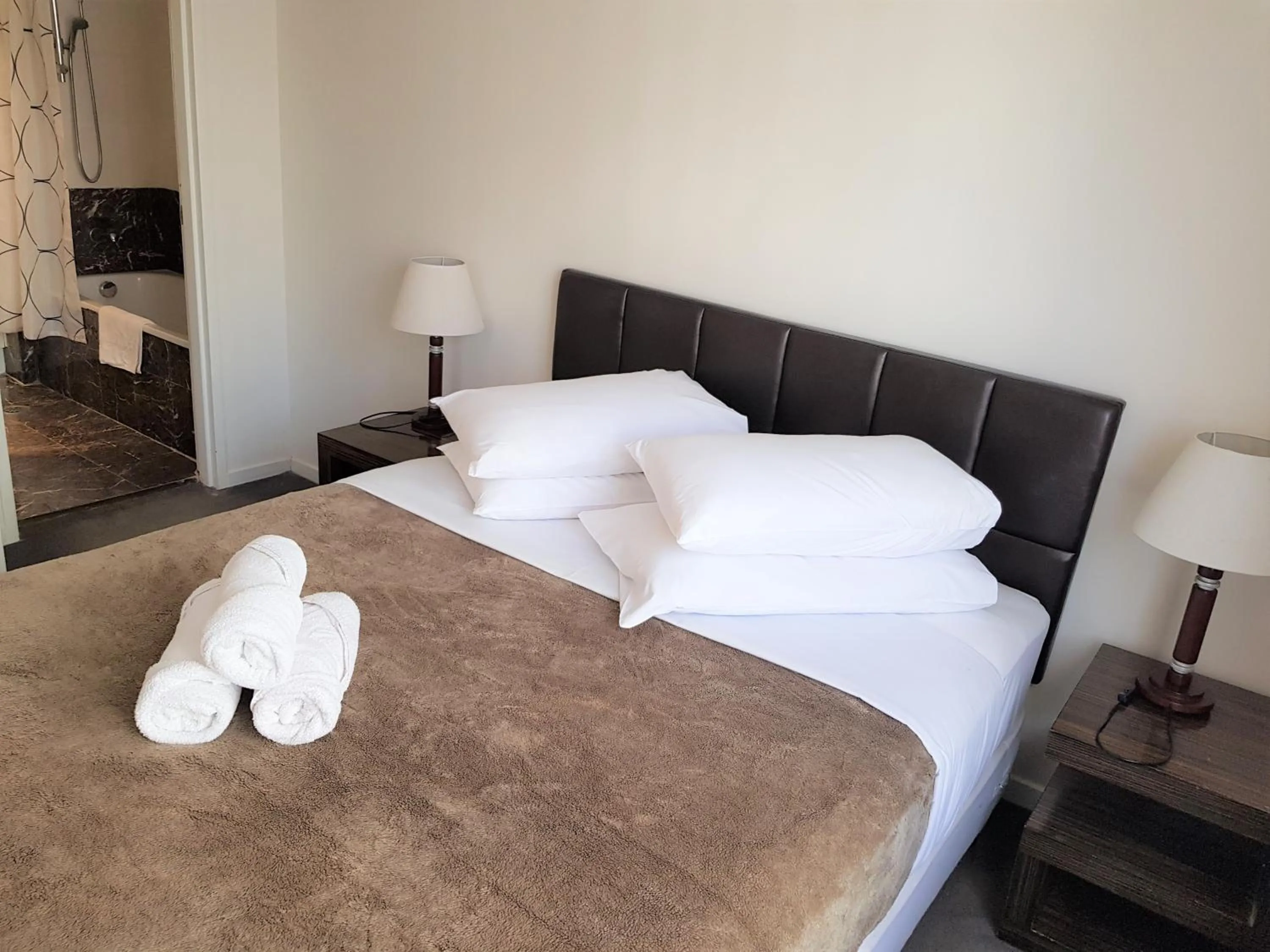 Bed in Accommodation Sydney Darling Harbour