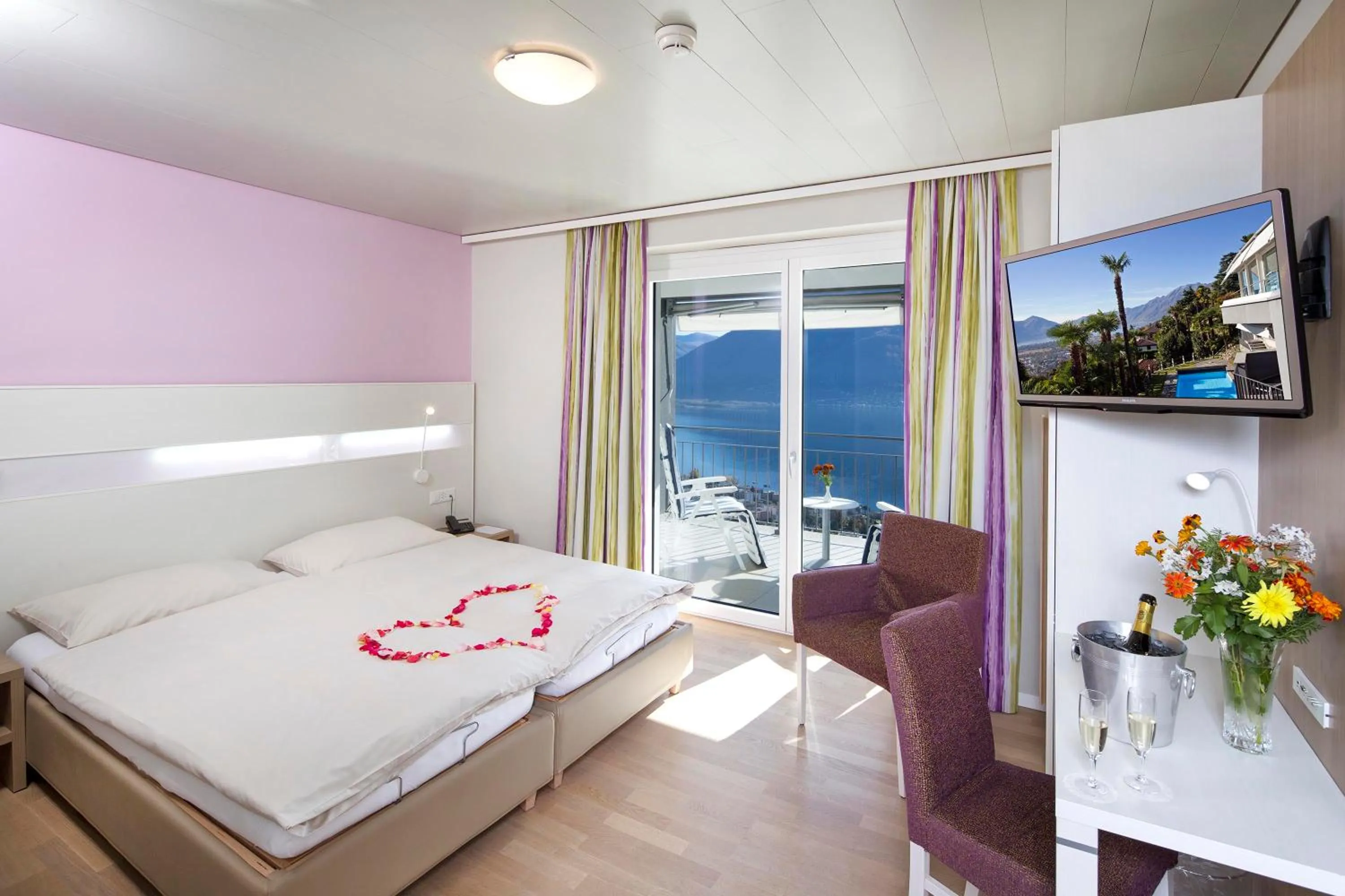 Photo of the whole room, Bed in Hotel Stella SA