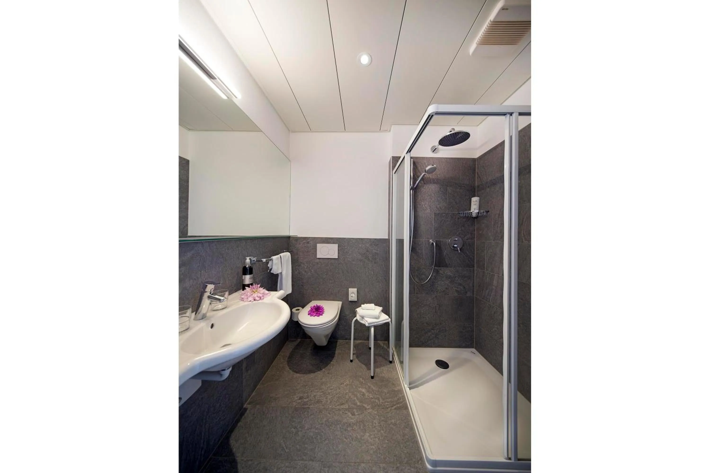 Bathroom in Hotel Stella SA