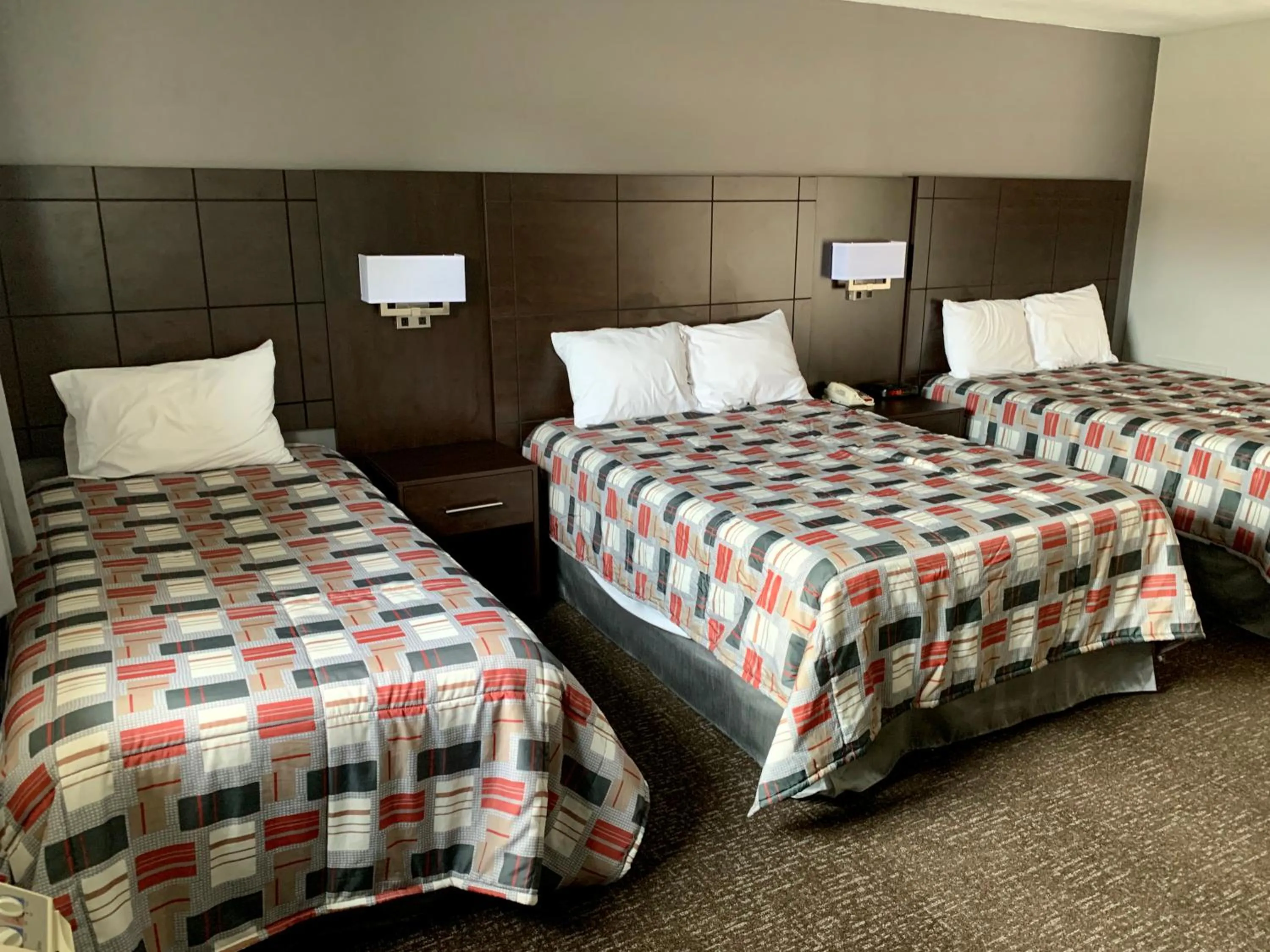 Photo of the whole room, Bed in Milestone Motel