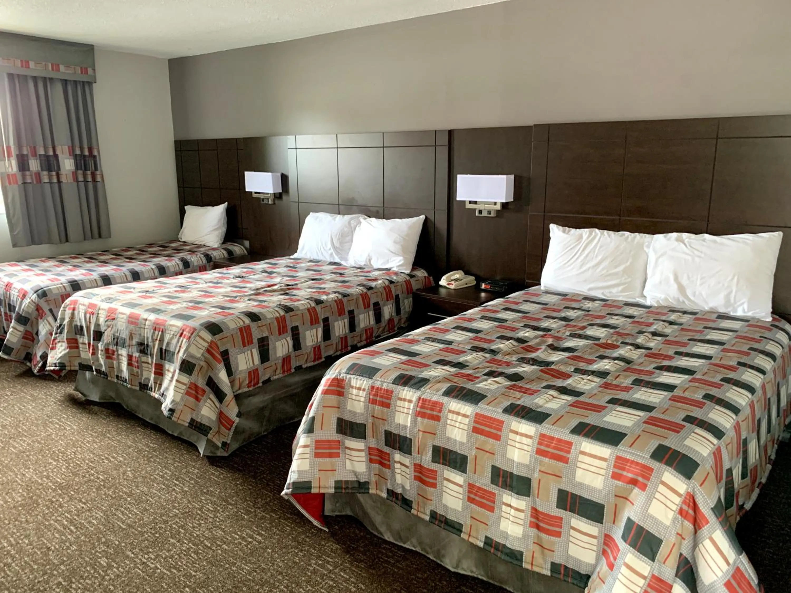 Photo of the whole room, Bed in Milestone Motel