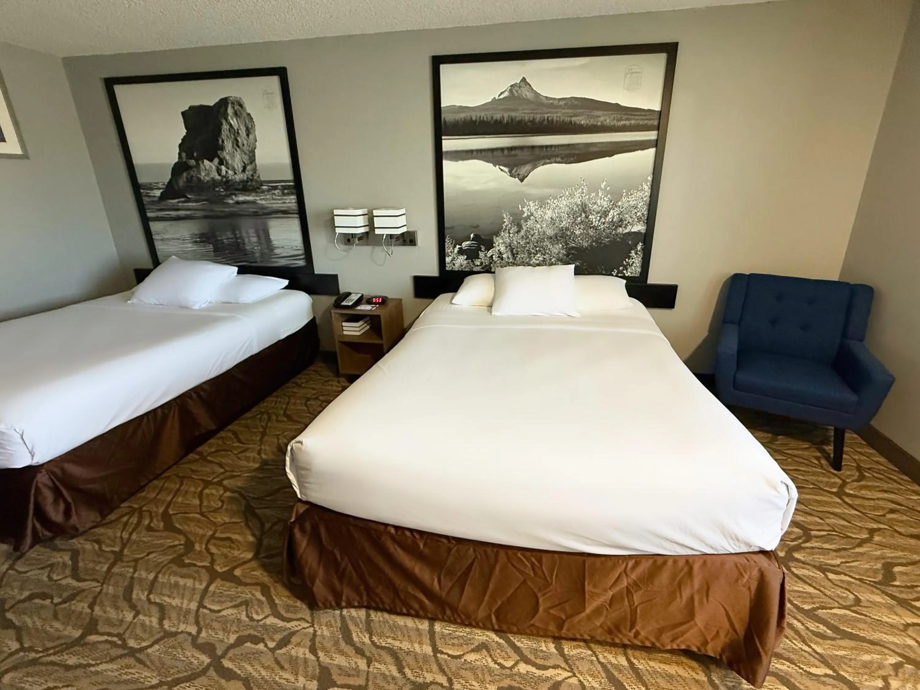 Bed in Super 8 by Wyndham Baker City
