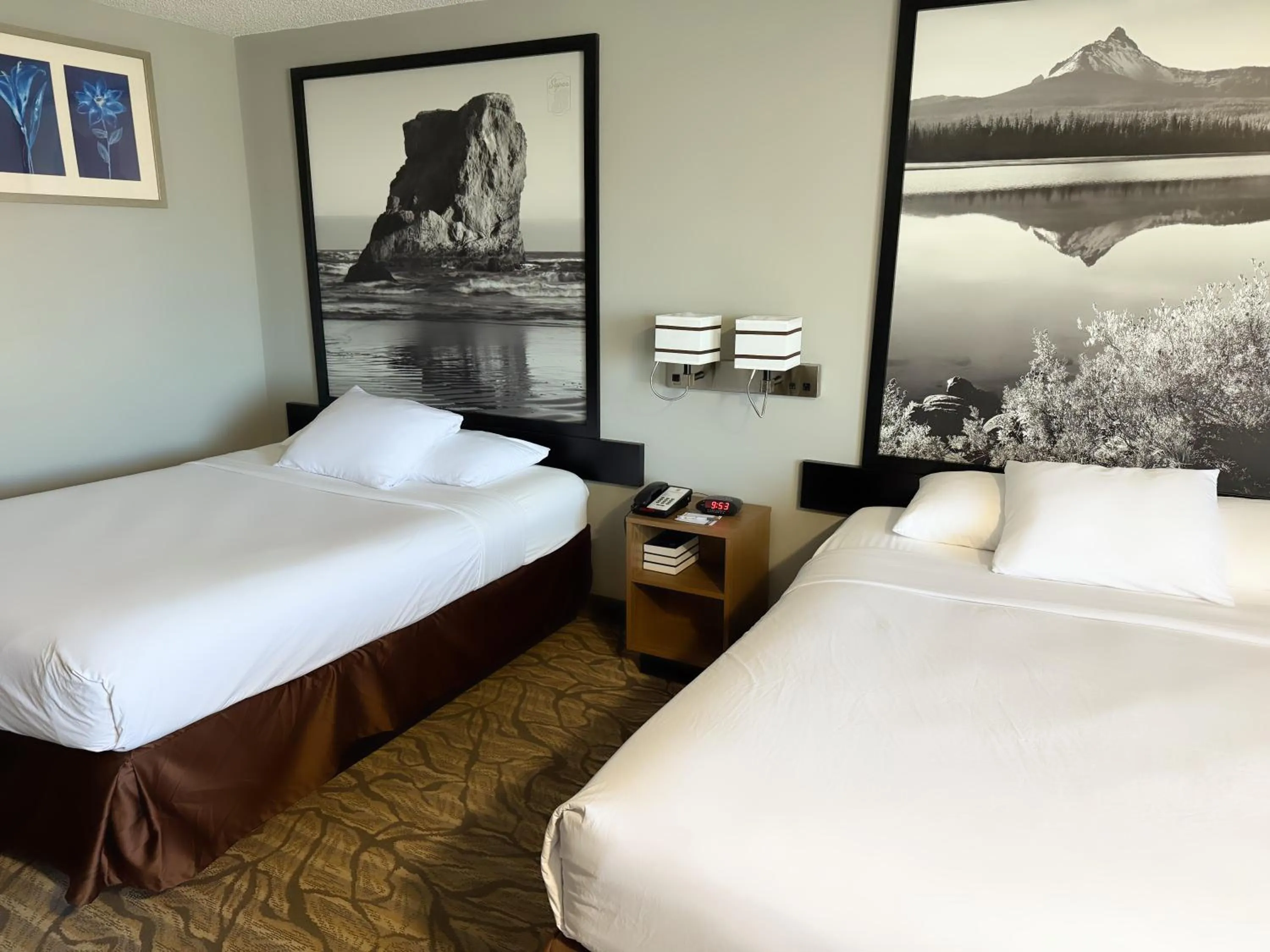 Bed in Super 8 by Wyndham Baker City