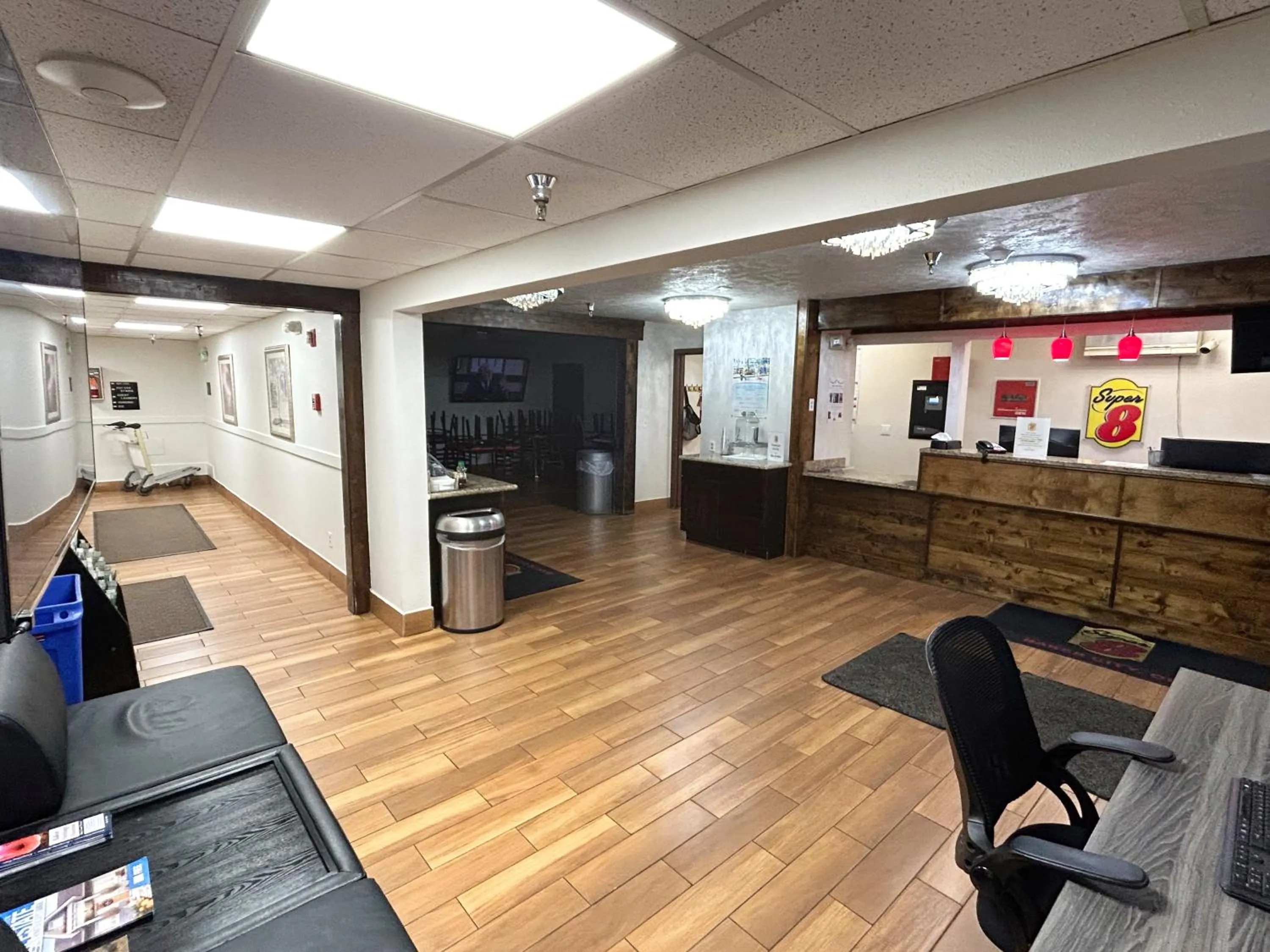 Lobby or reception in Super 8 by Wyndham Baker City