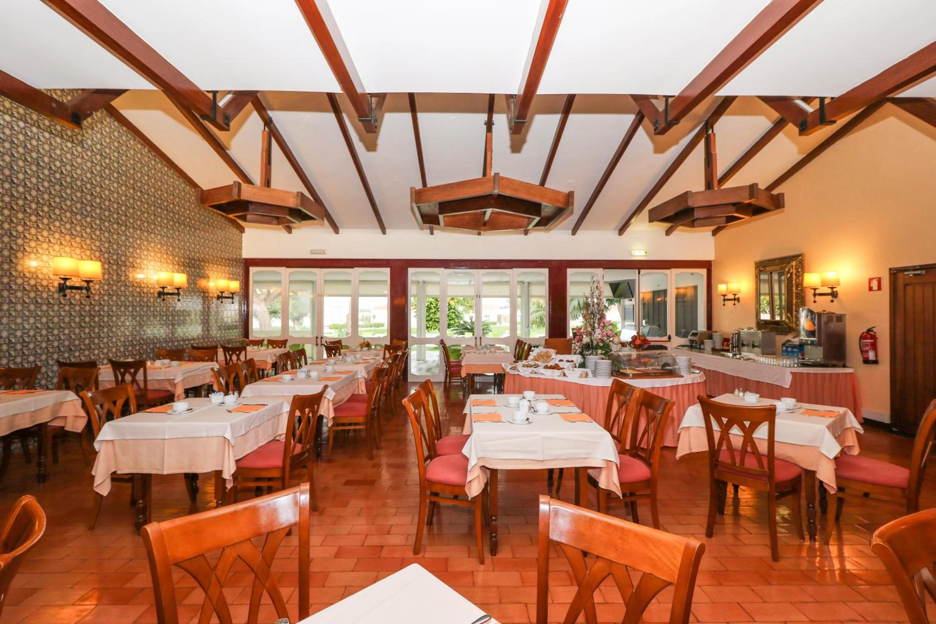 Restaurant/places to eat in Hotel Apartamento Do Golfe