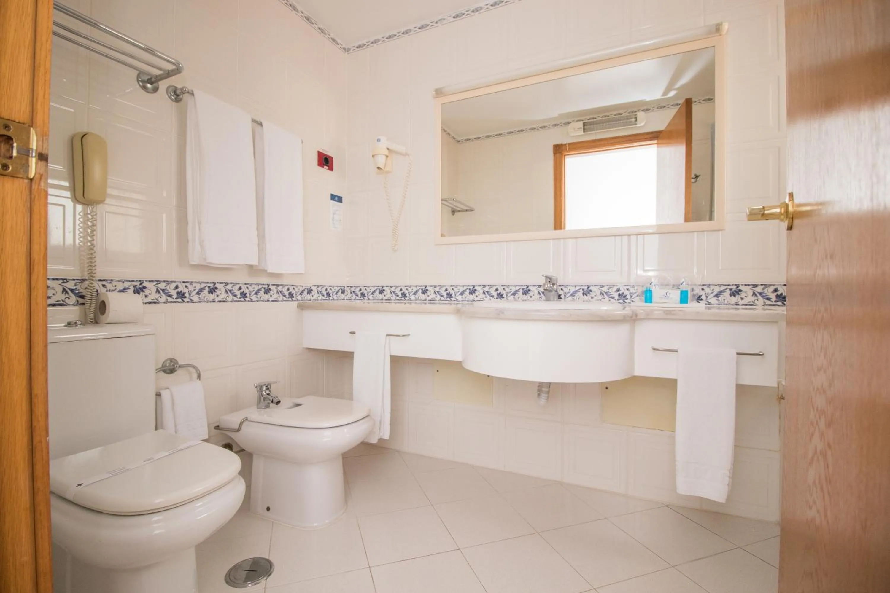 Bathroom in Hotel Apartamento Do Golfe