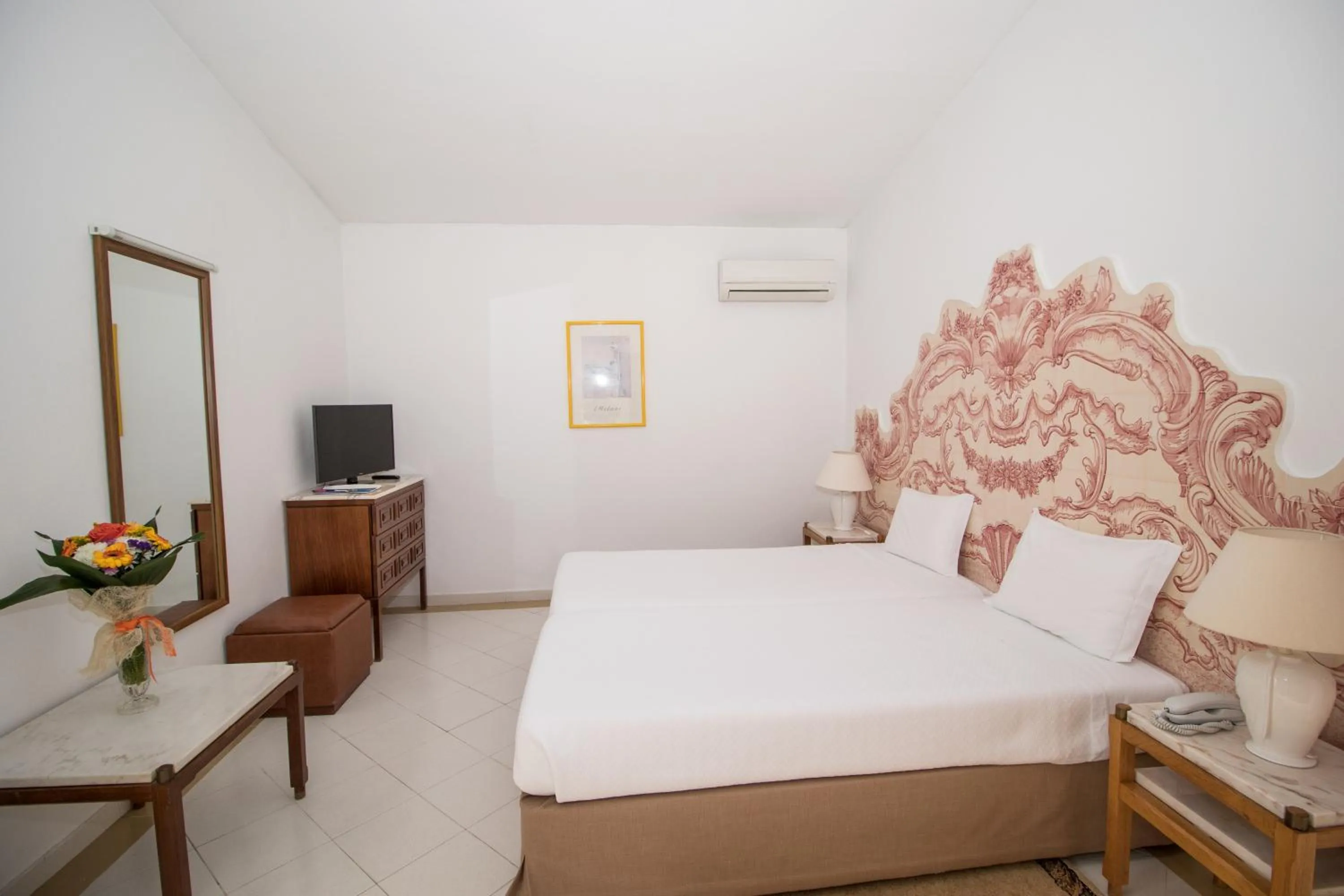 Bedroom, Bed in Hotel Apartamento Do Golfe