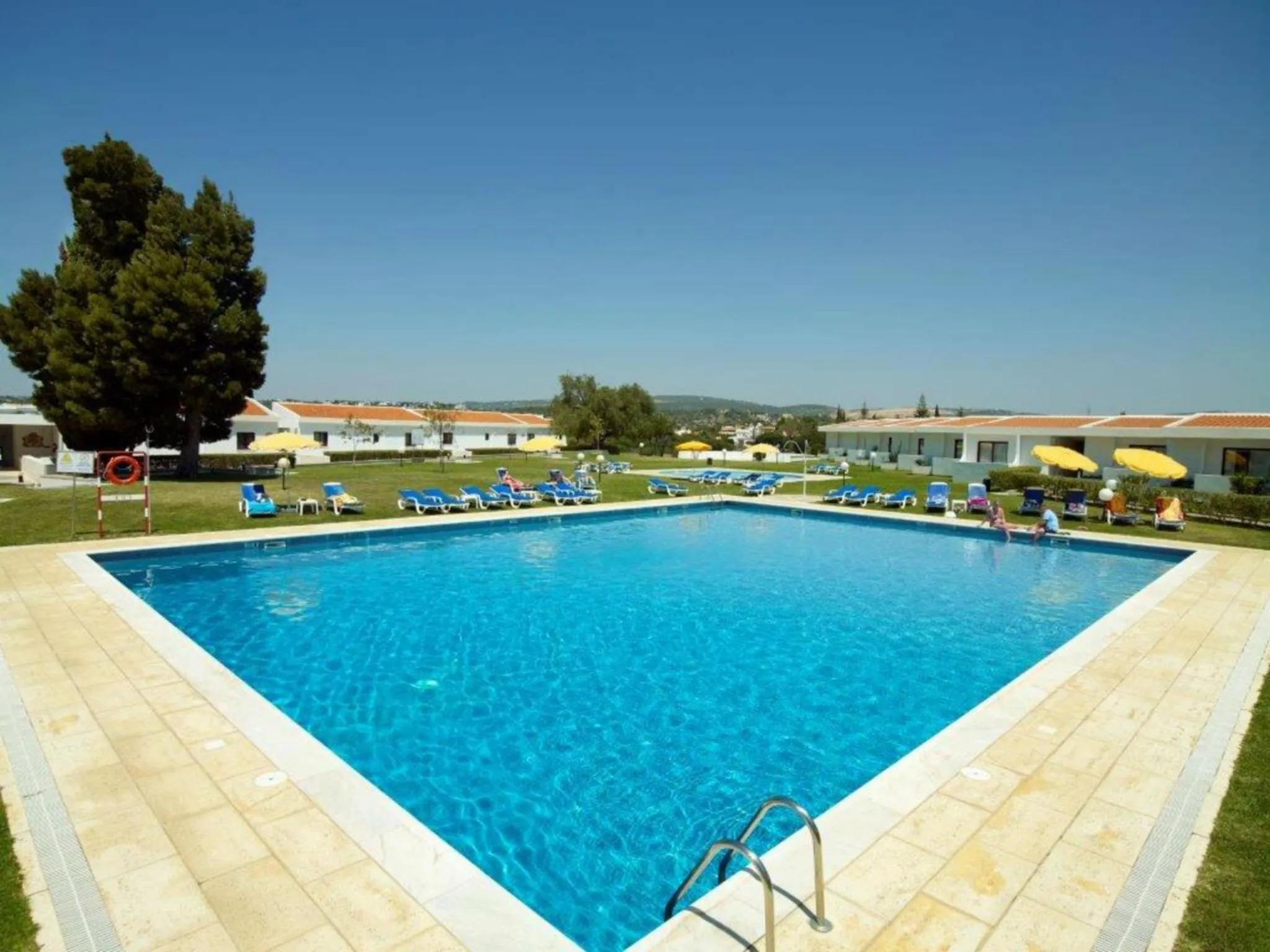 Swimming pool in Hotel Apartamento Do Golfe