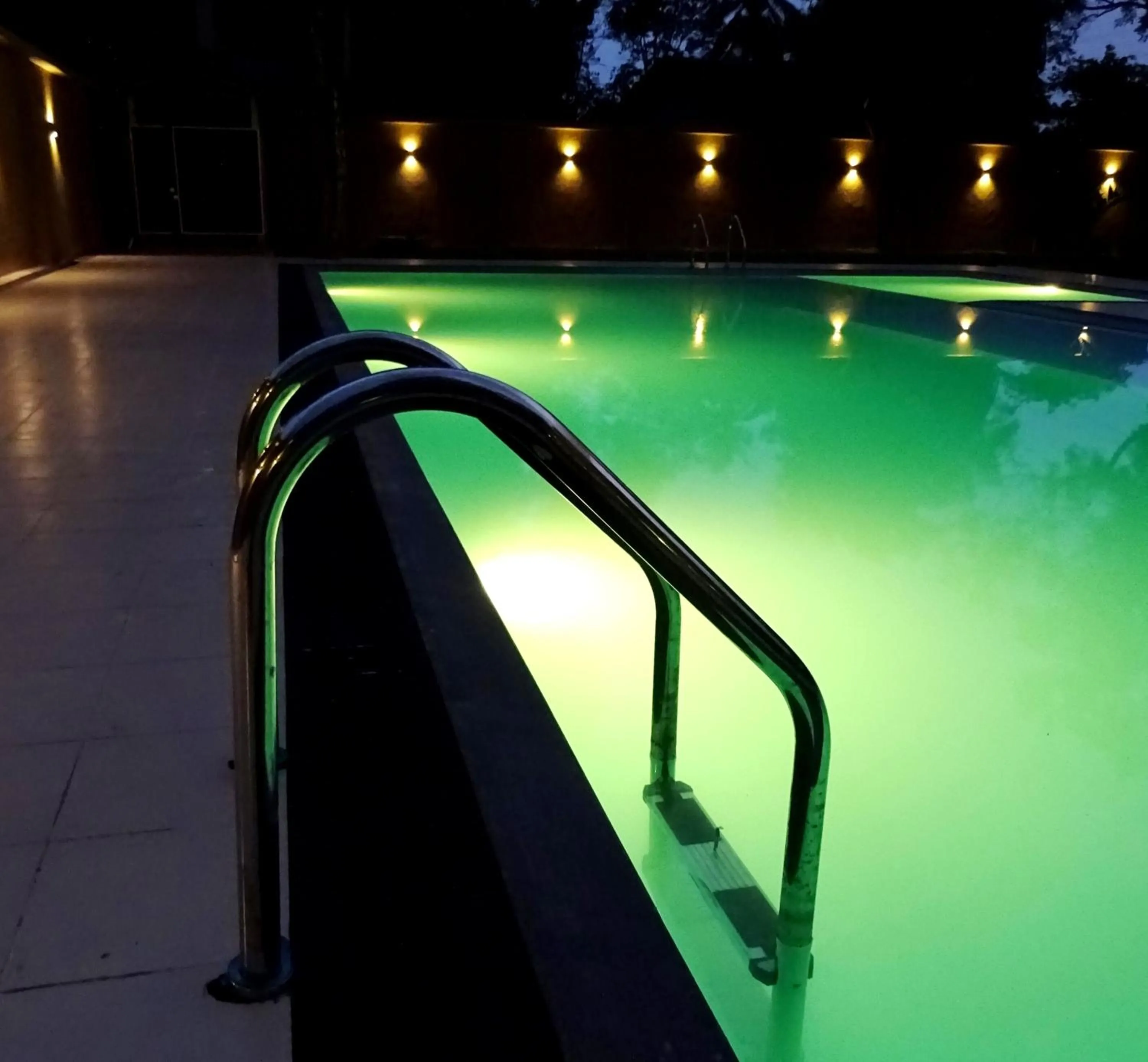 Swimming pool in Athkandura Hotel
