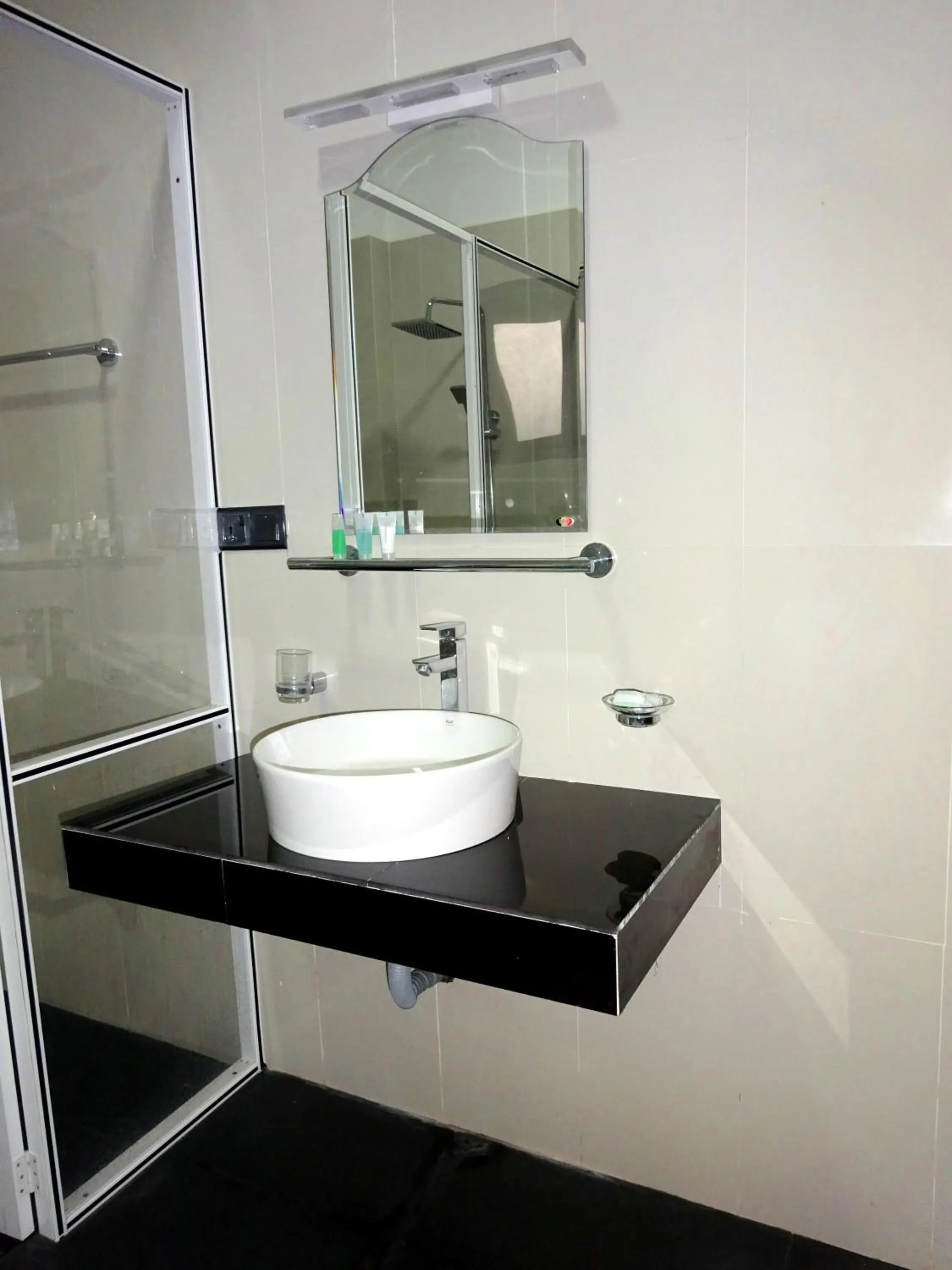 Bathroom in Athkandura Hotel