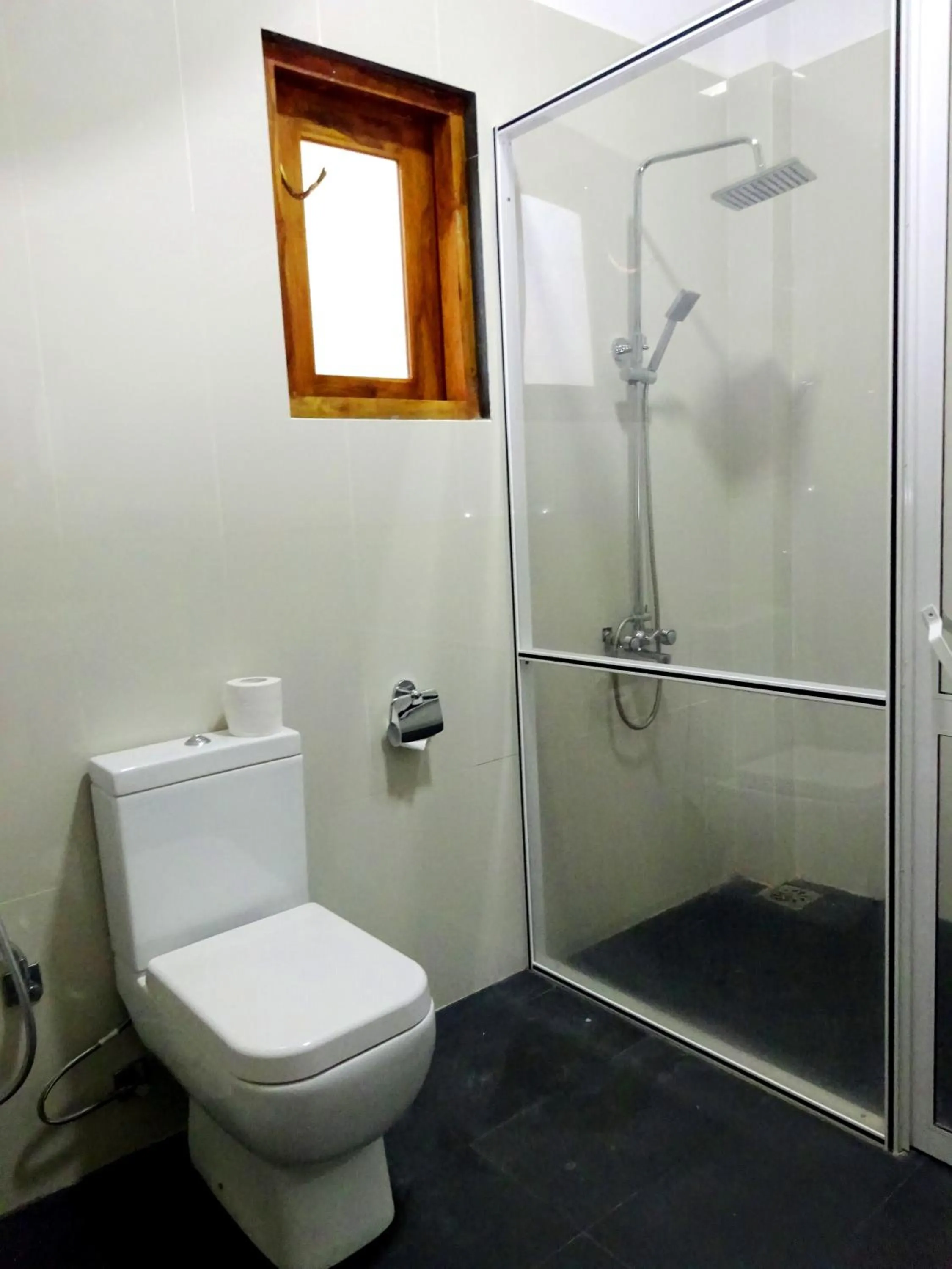 Shower in Athkandura Hotel