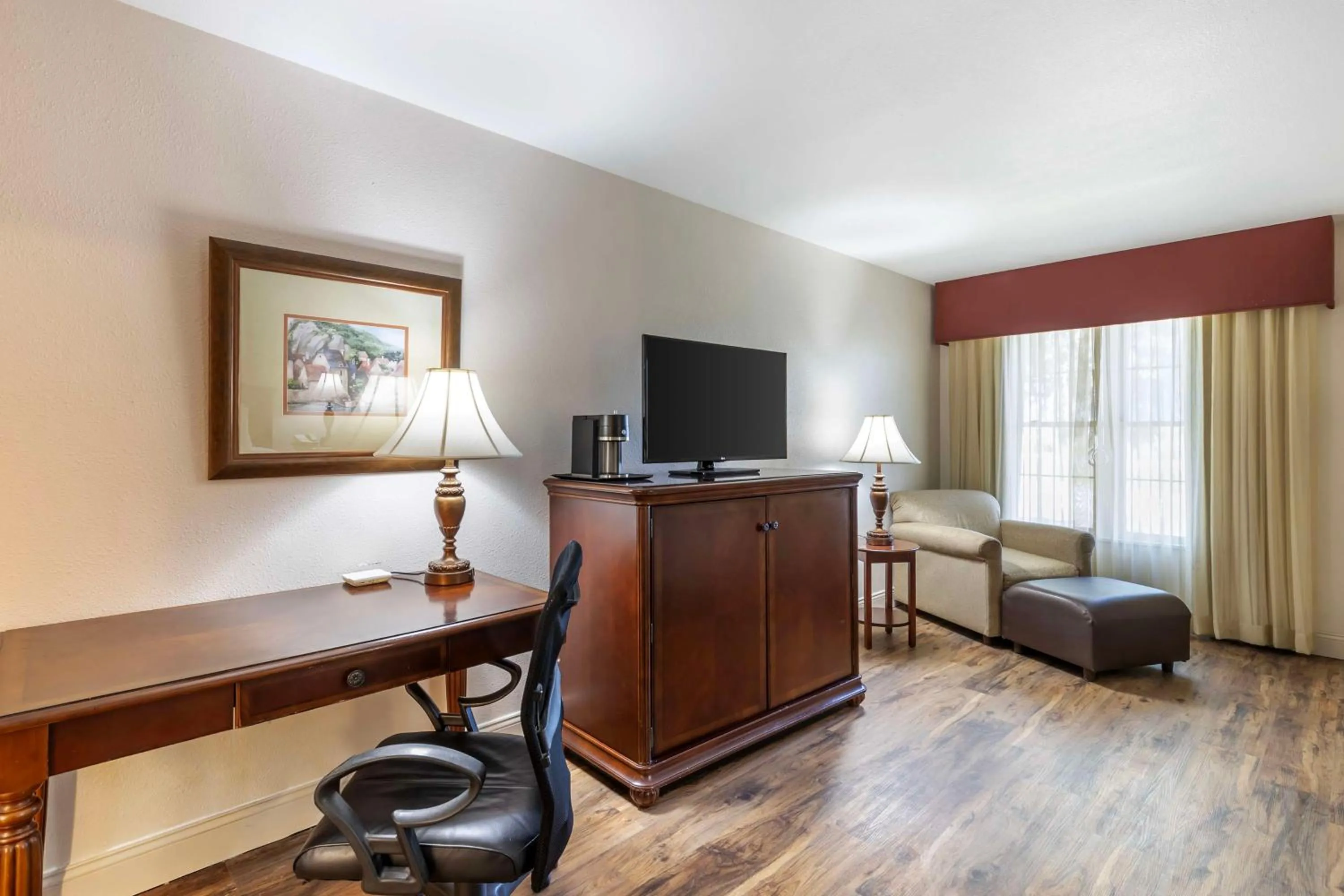 Bedroom in Best Western Plus Steeplegate Inn