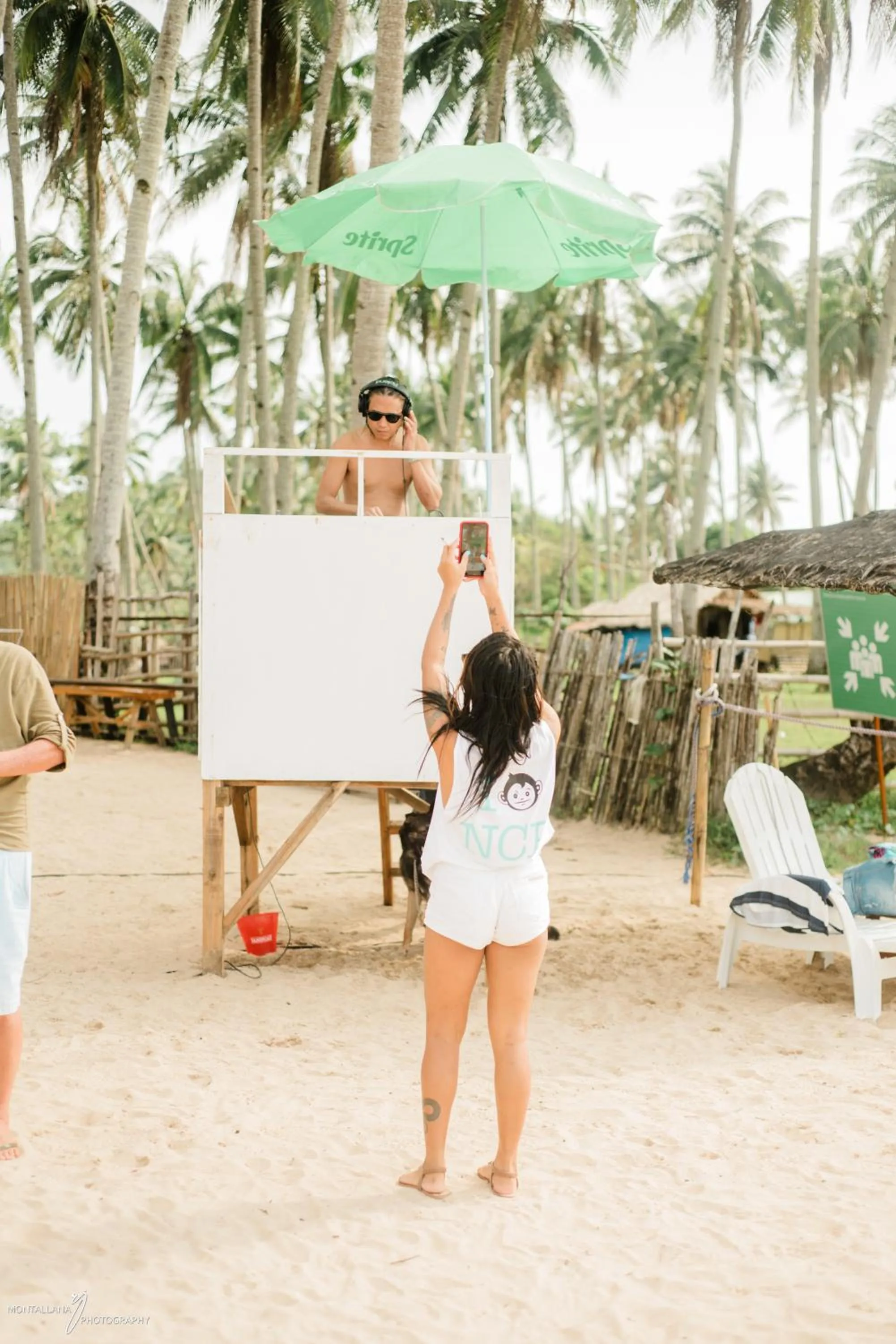 Nightclub / DJ in Mad Monkey Hostel Nacpan Beach