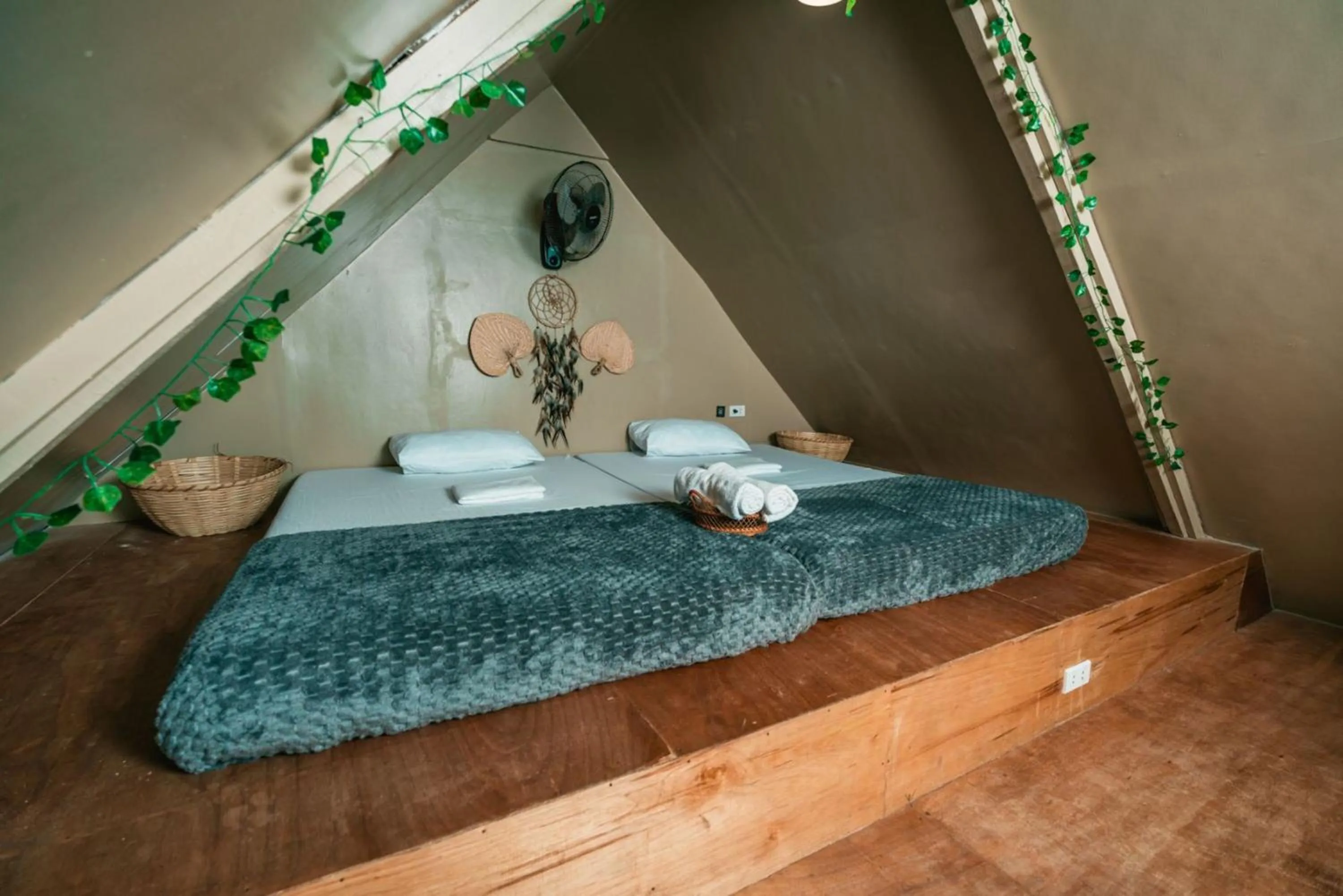 Bed in Mad Monkey Hostel Nacpan Beach