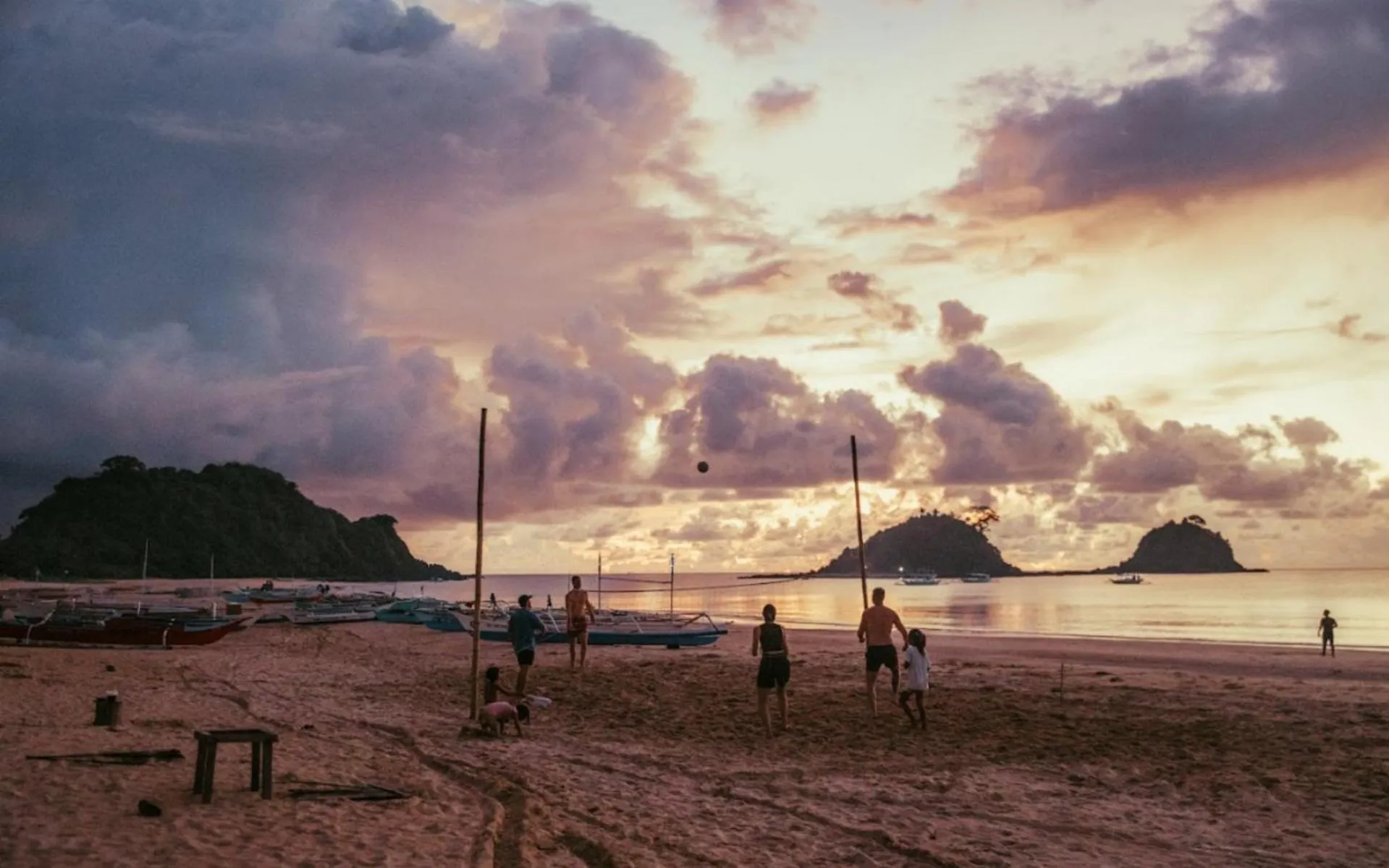 Activities in Mad Monkey Hostel Nacpan Beach