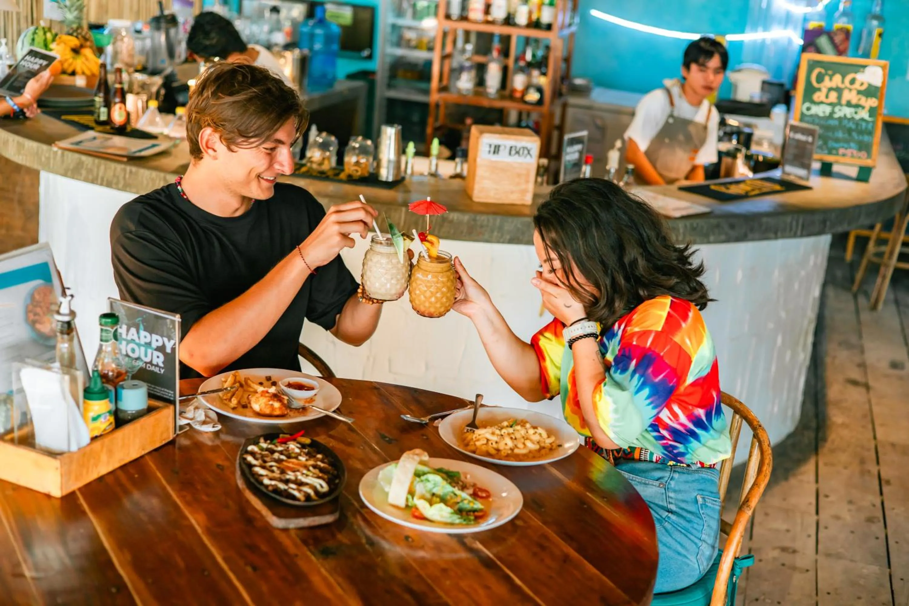 Restaurant/places to eat in Mad Monkey Hostel Nacpan Beach