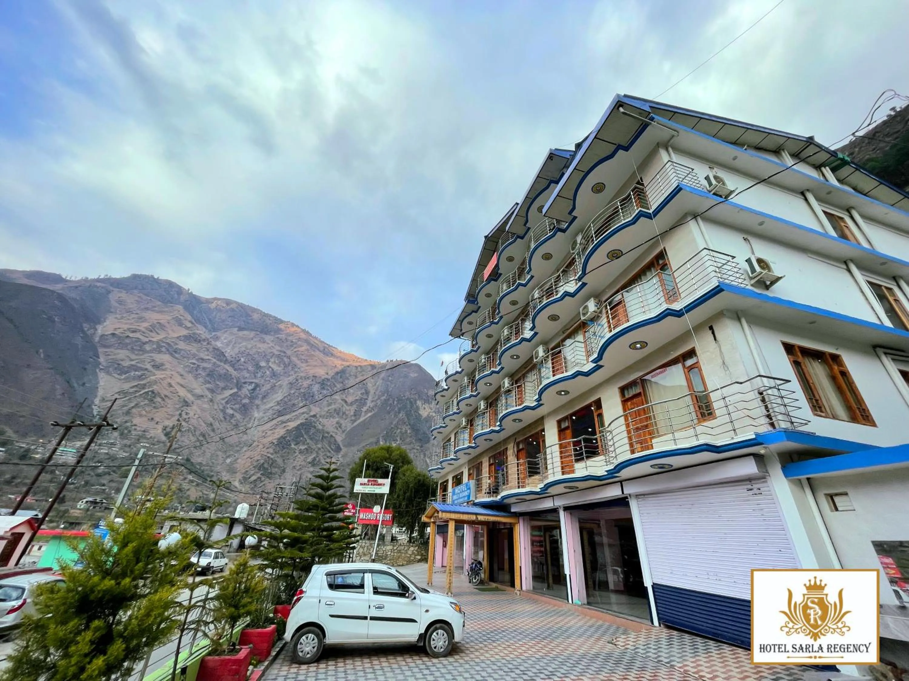 Parking in Hotel Sarla Regency