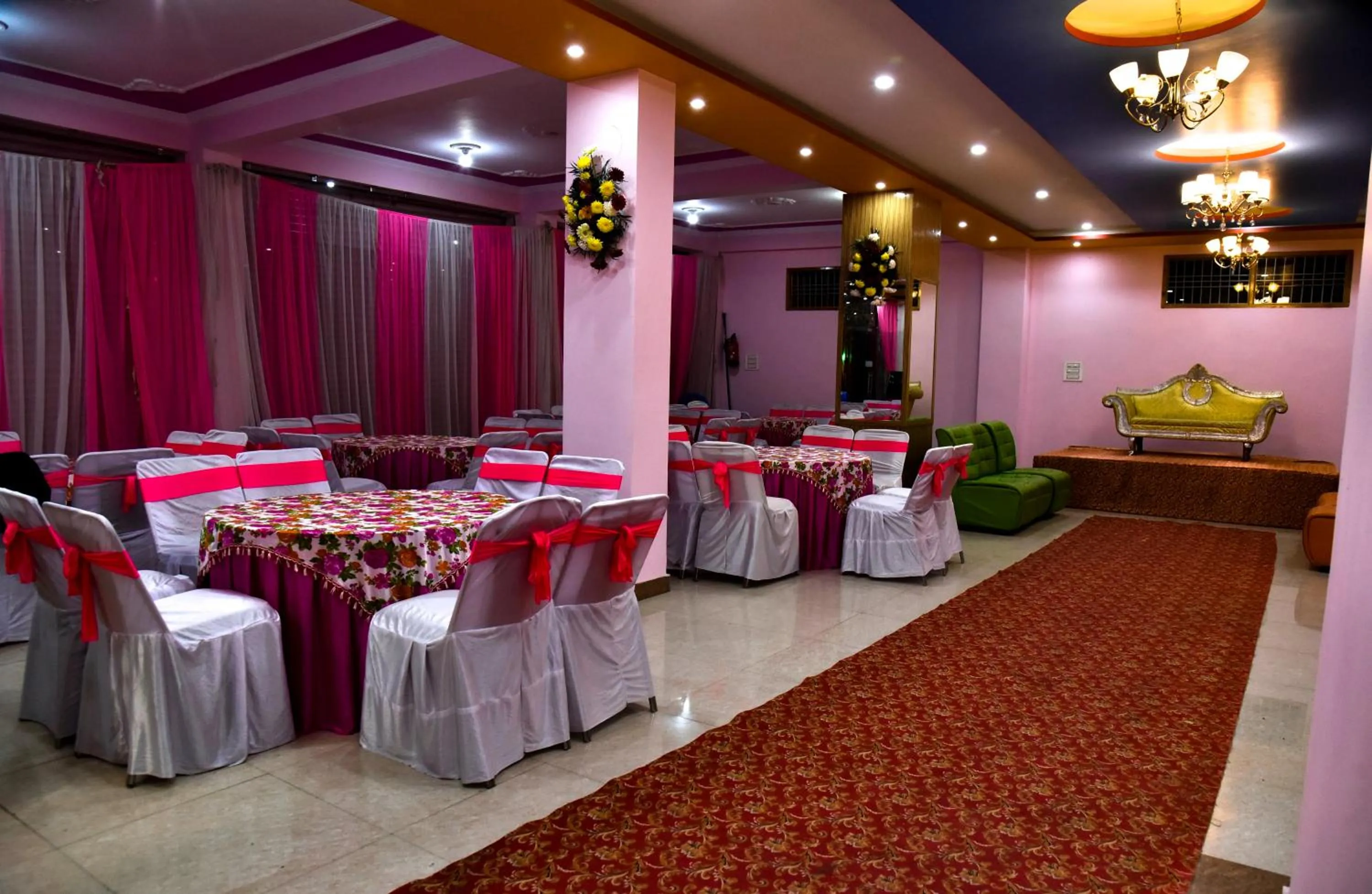 wedding in Hotel Sarla Regency