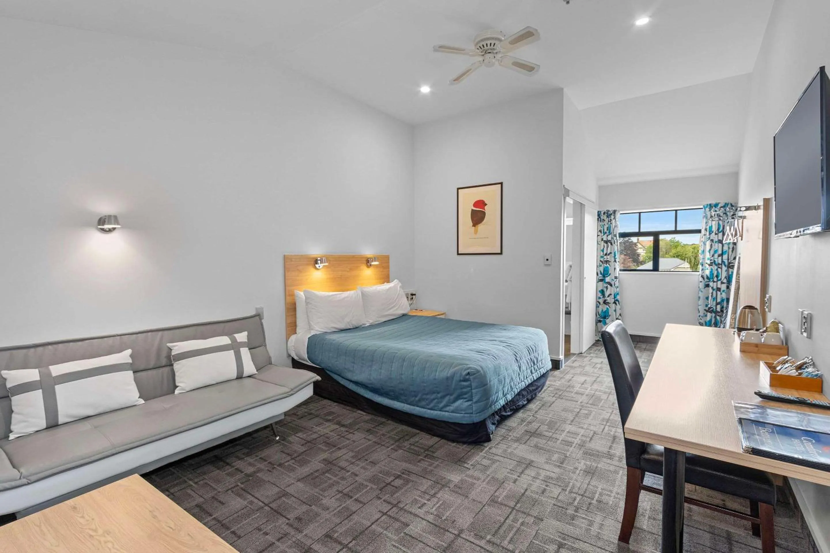 Bedroom, Bed in Comfort Hotel Benvenue