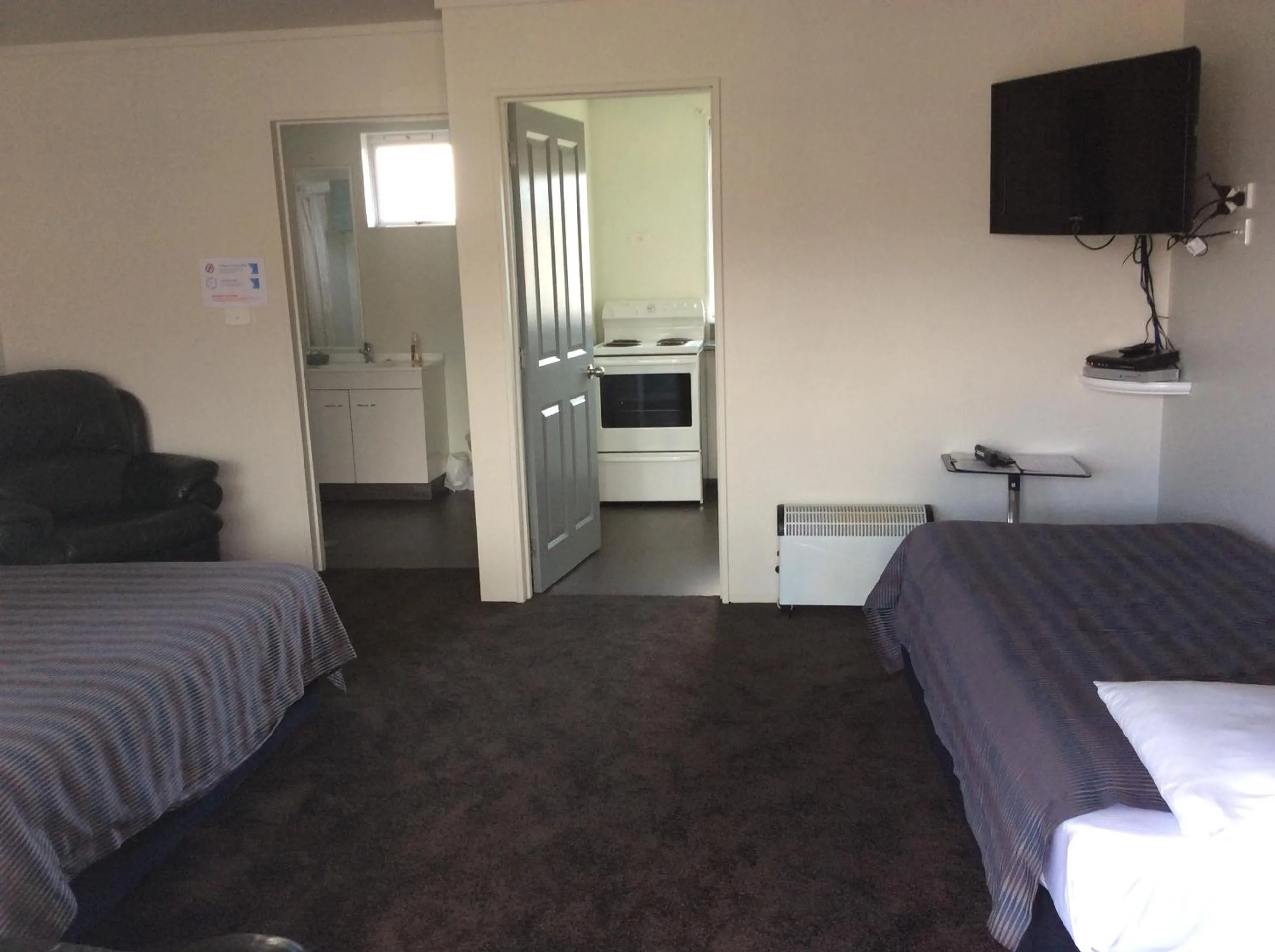 Bed in Charlton Motel