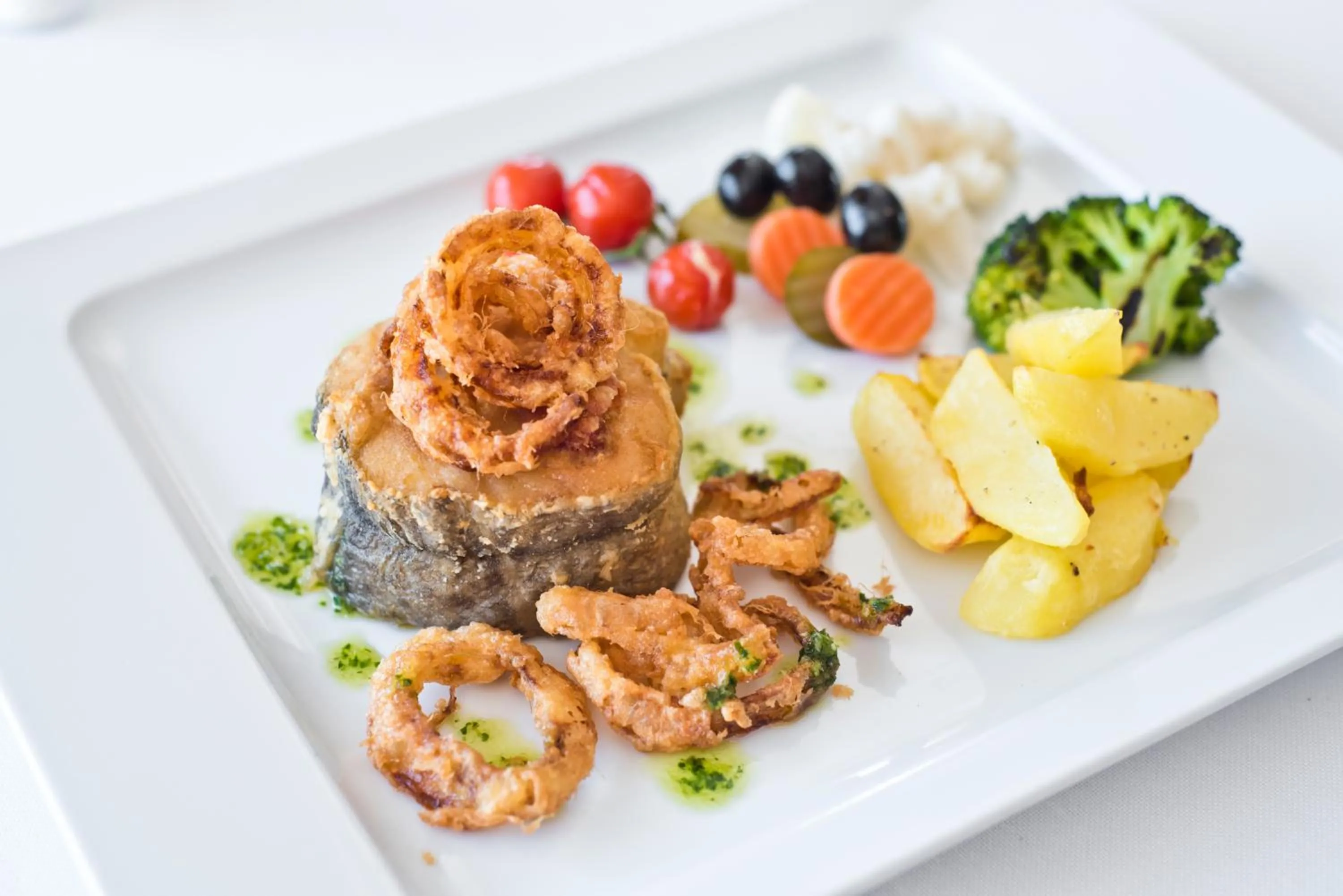 Food and drinks in Golden Tulip Caramulo