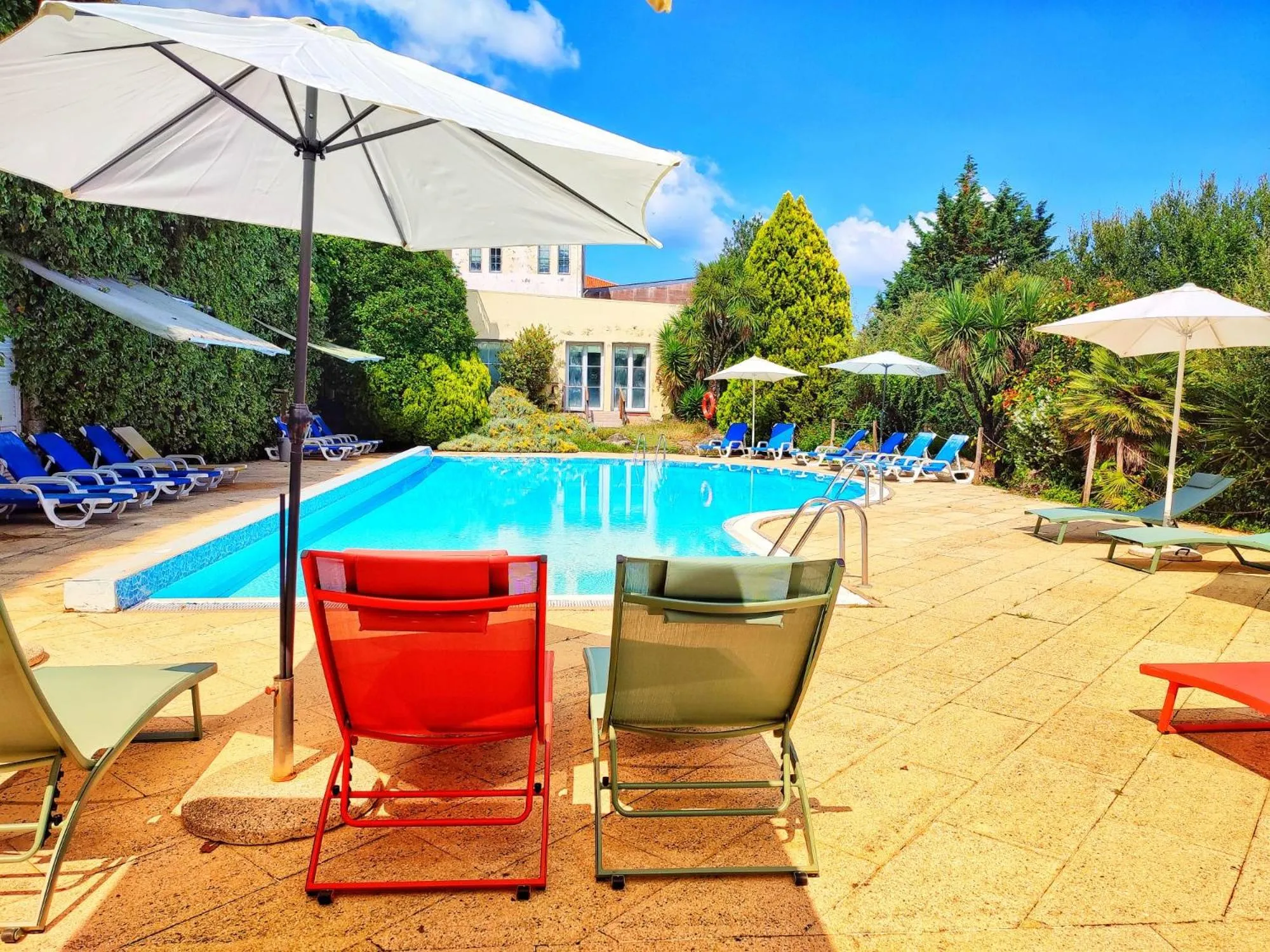 Swimming pool in Golden Tulip Caramulo