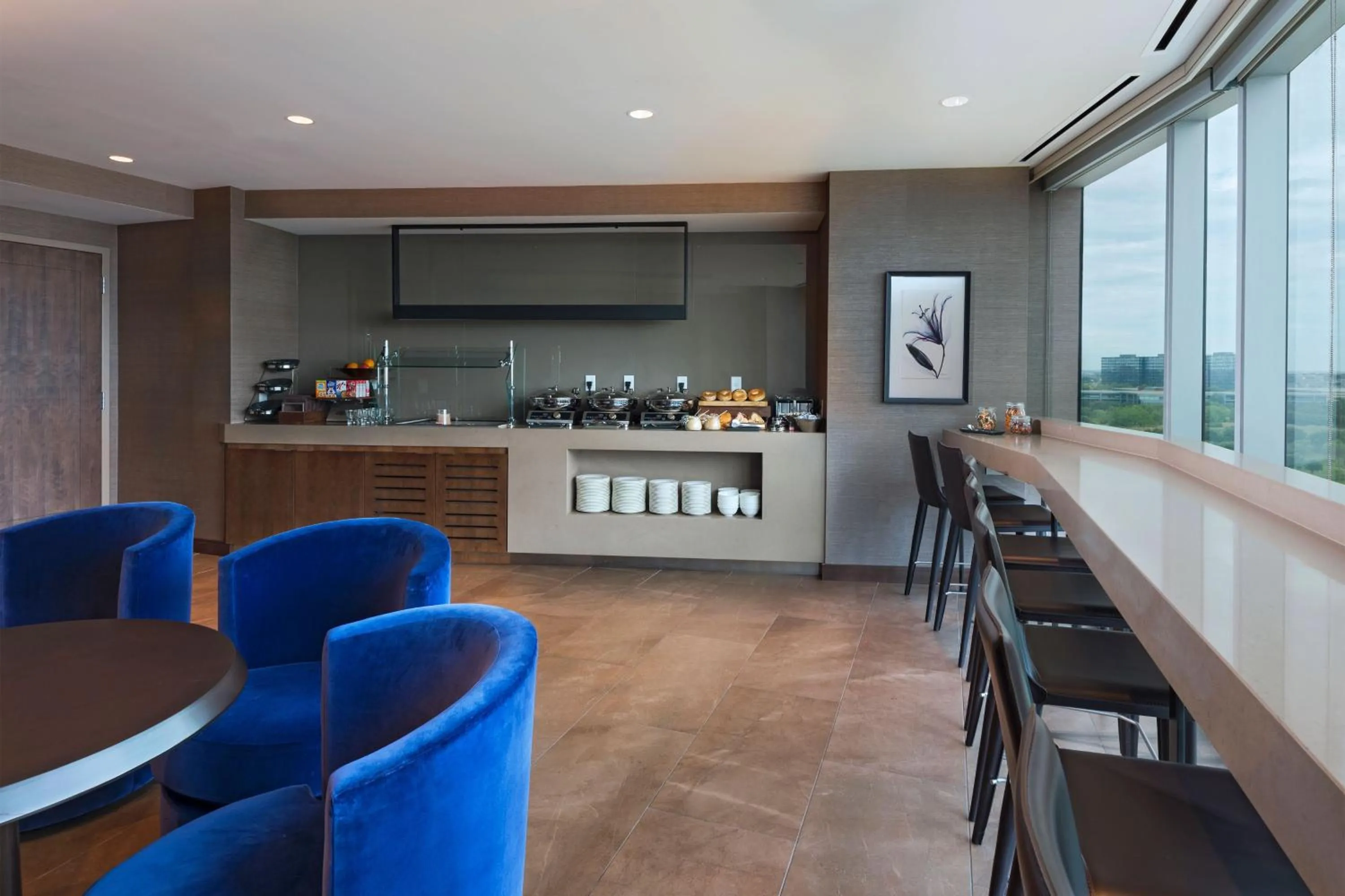 Lounge or bar in The Westin Irving Convention Center at Las Colinas