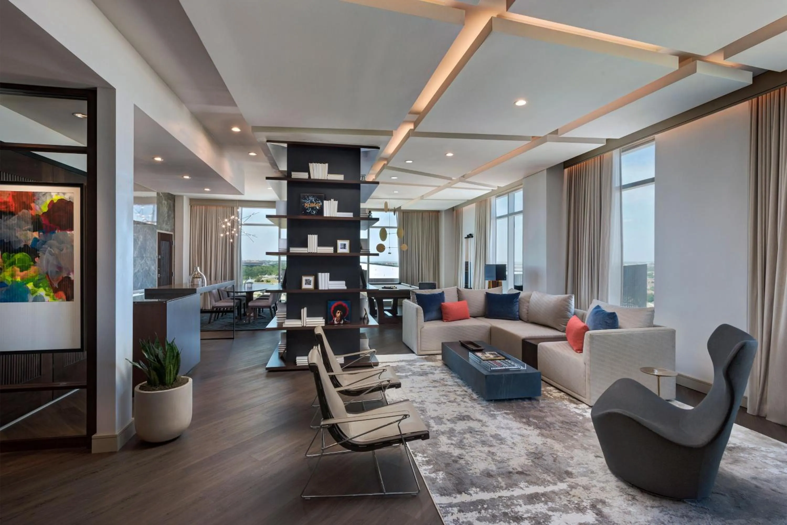 Living room in The Westin Irving Convention Center at Las Colinas