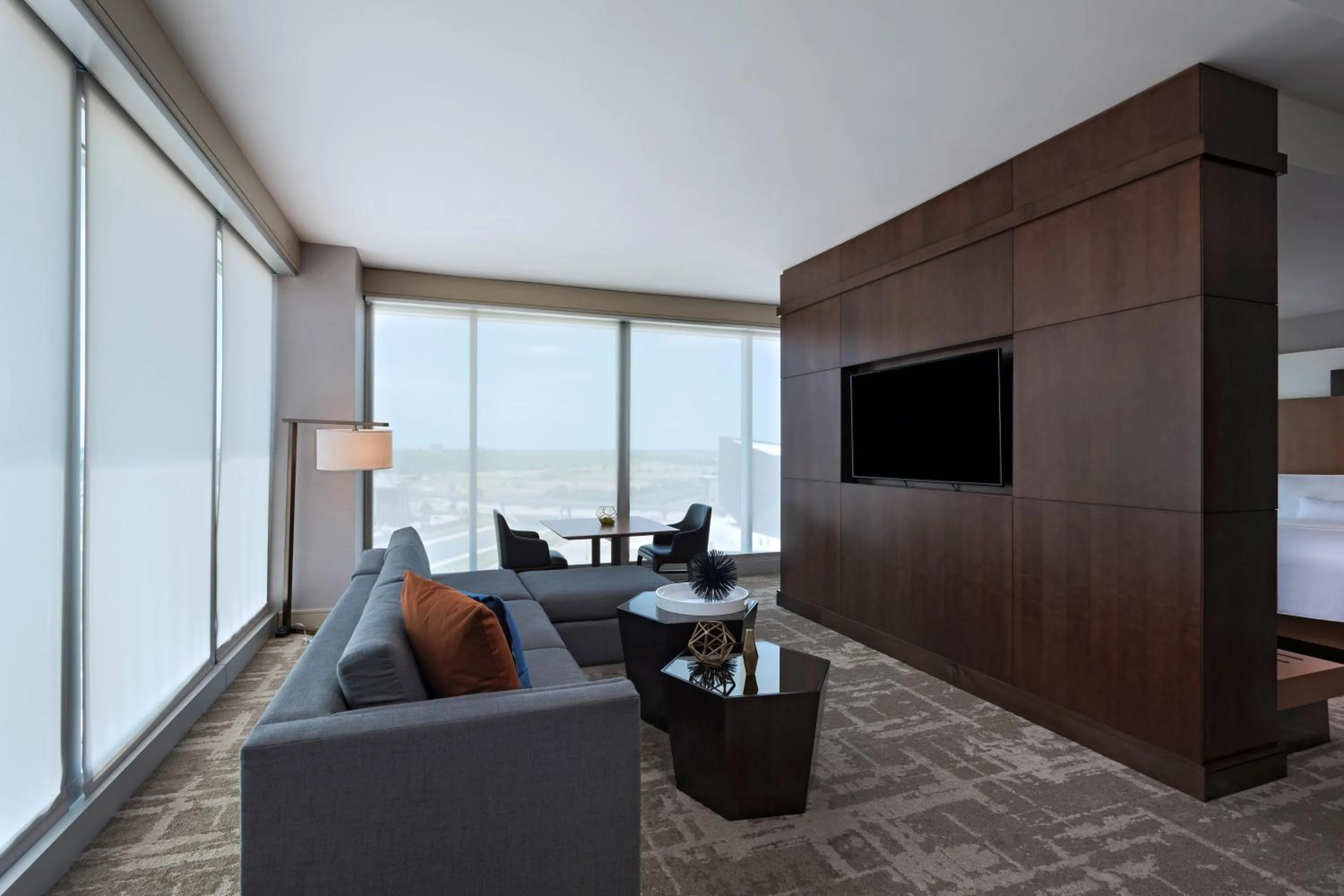 Living room in The Westin Irving Convention Center at Las Colinas
