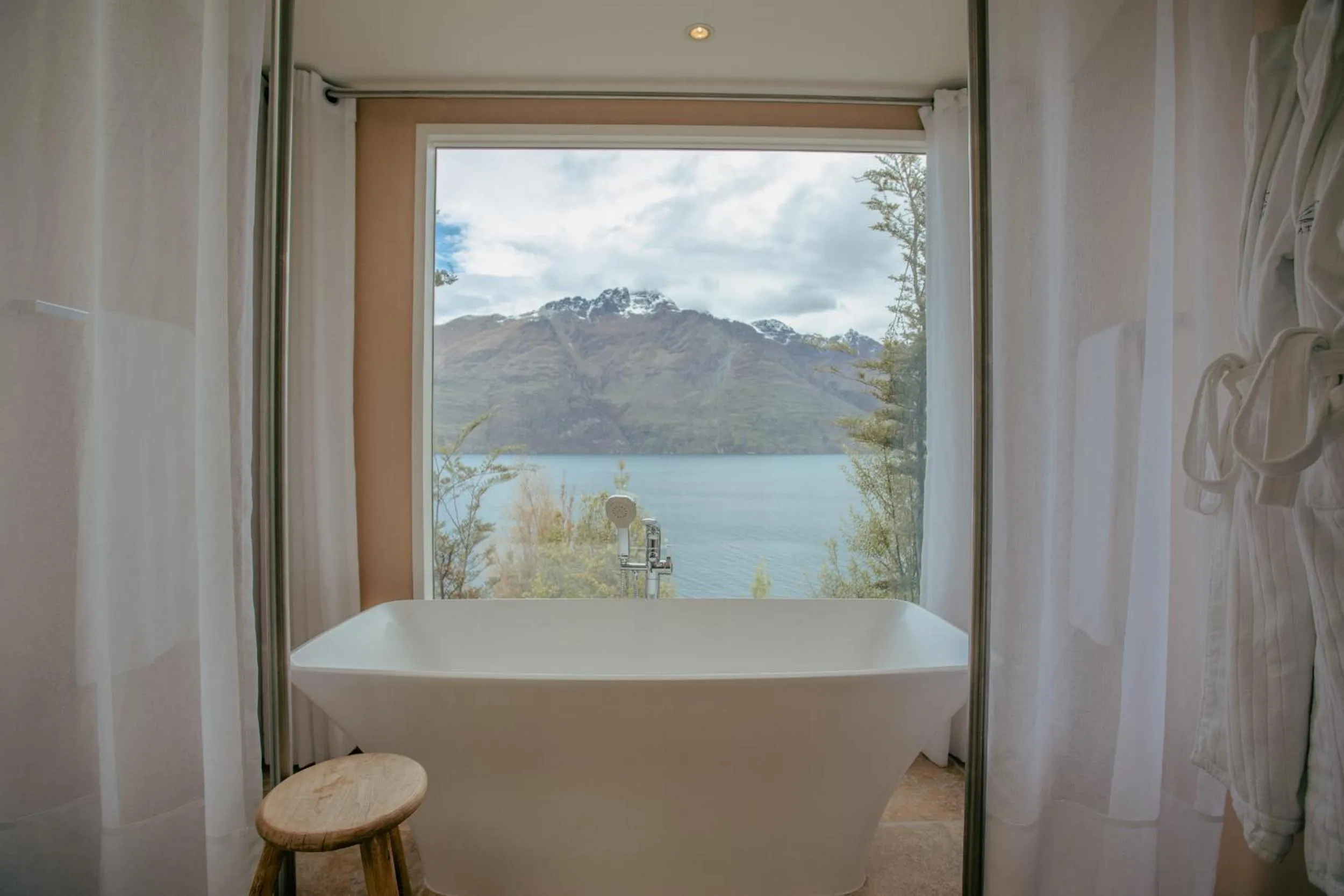 Bath in Rosewood Matakauri