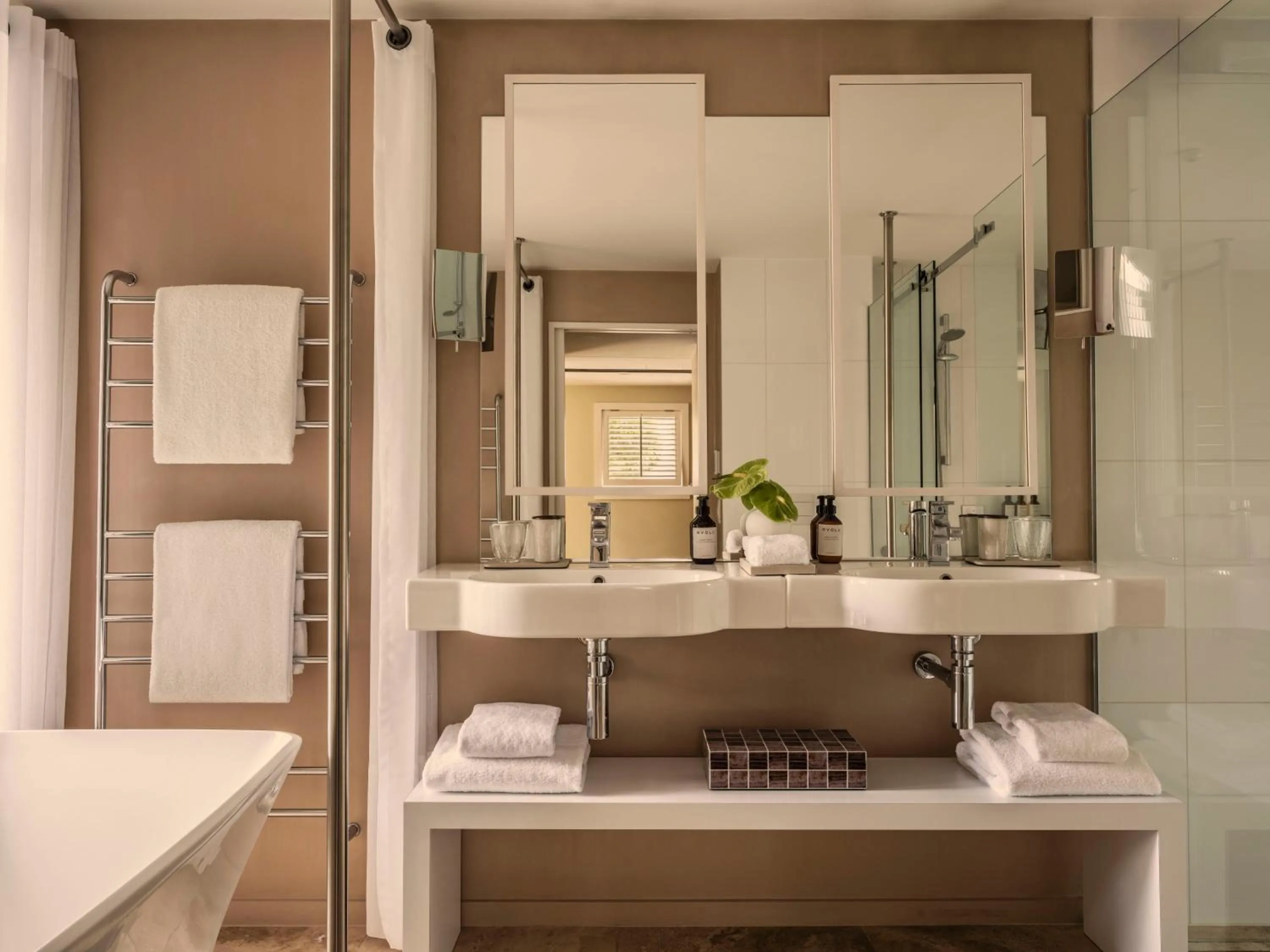 Bathroom in Rosewood Matakauri