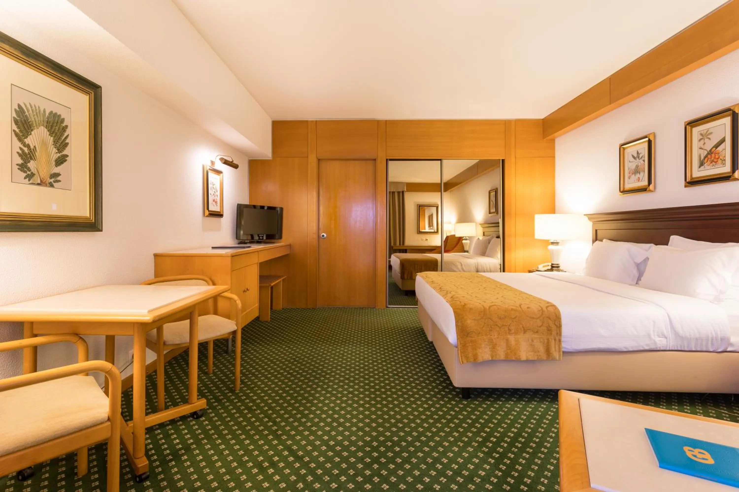 Bedroom in Hotel Estoril Eden