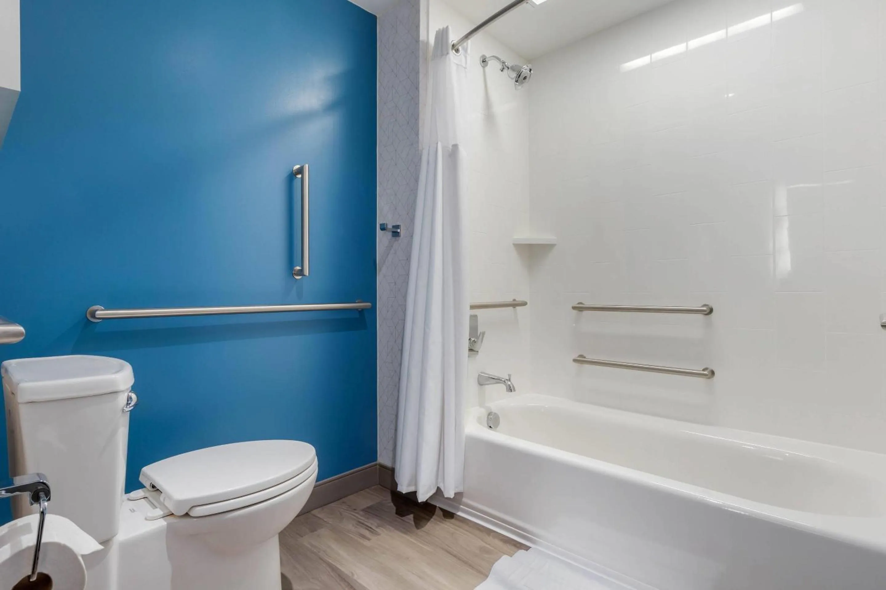 Bedroom in Cambria Hotel Charleston Riverview