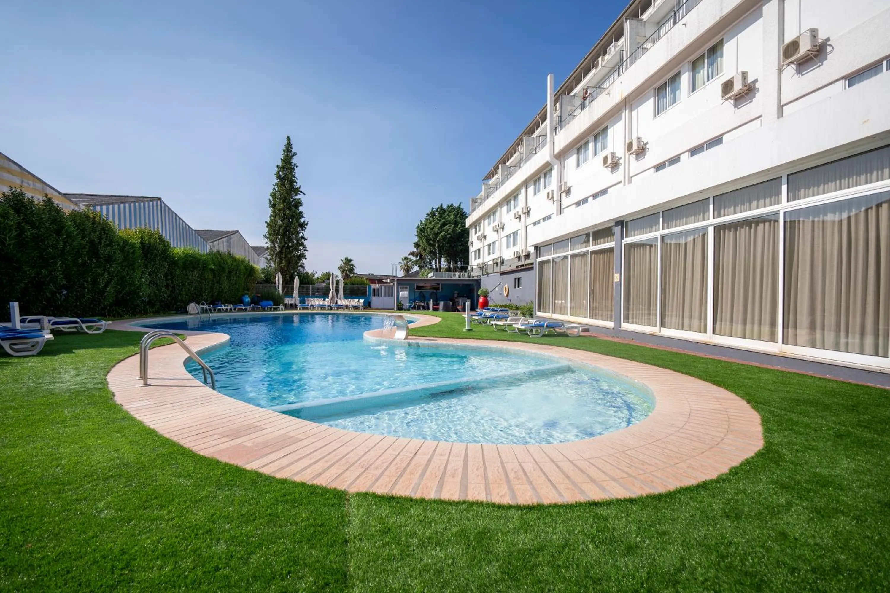 Swimming pool in Hotel Onix