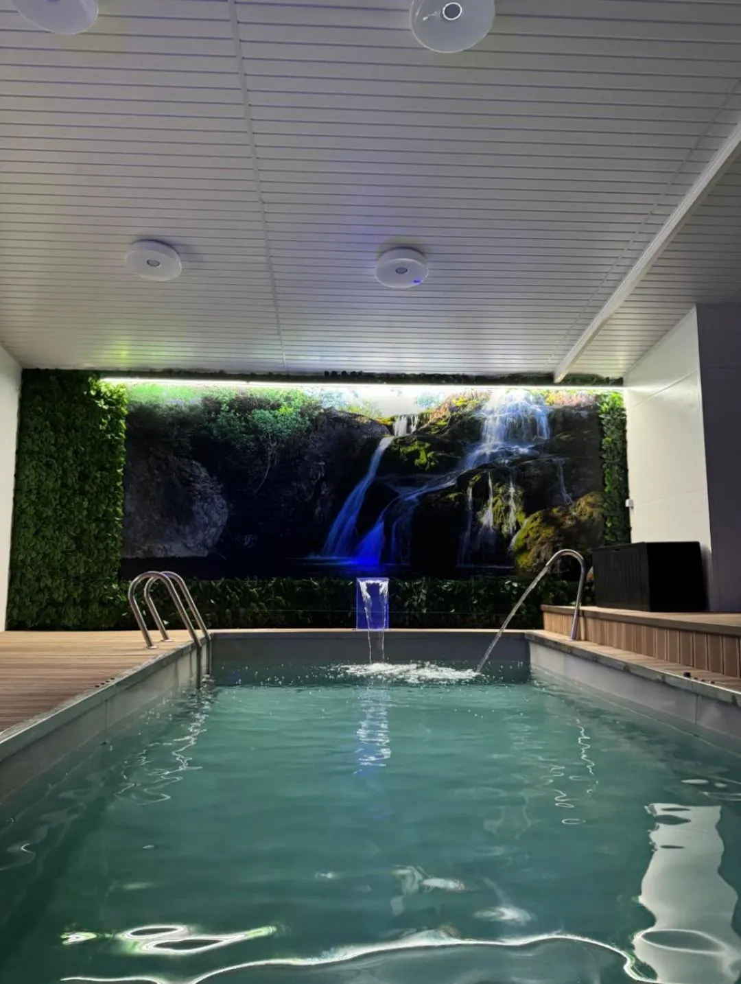 Swimming pool in Hotel Onix