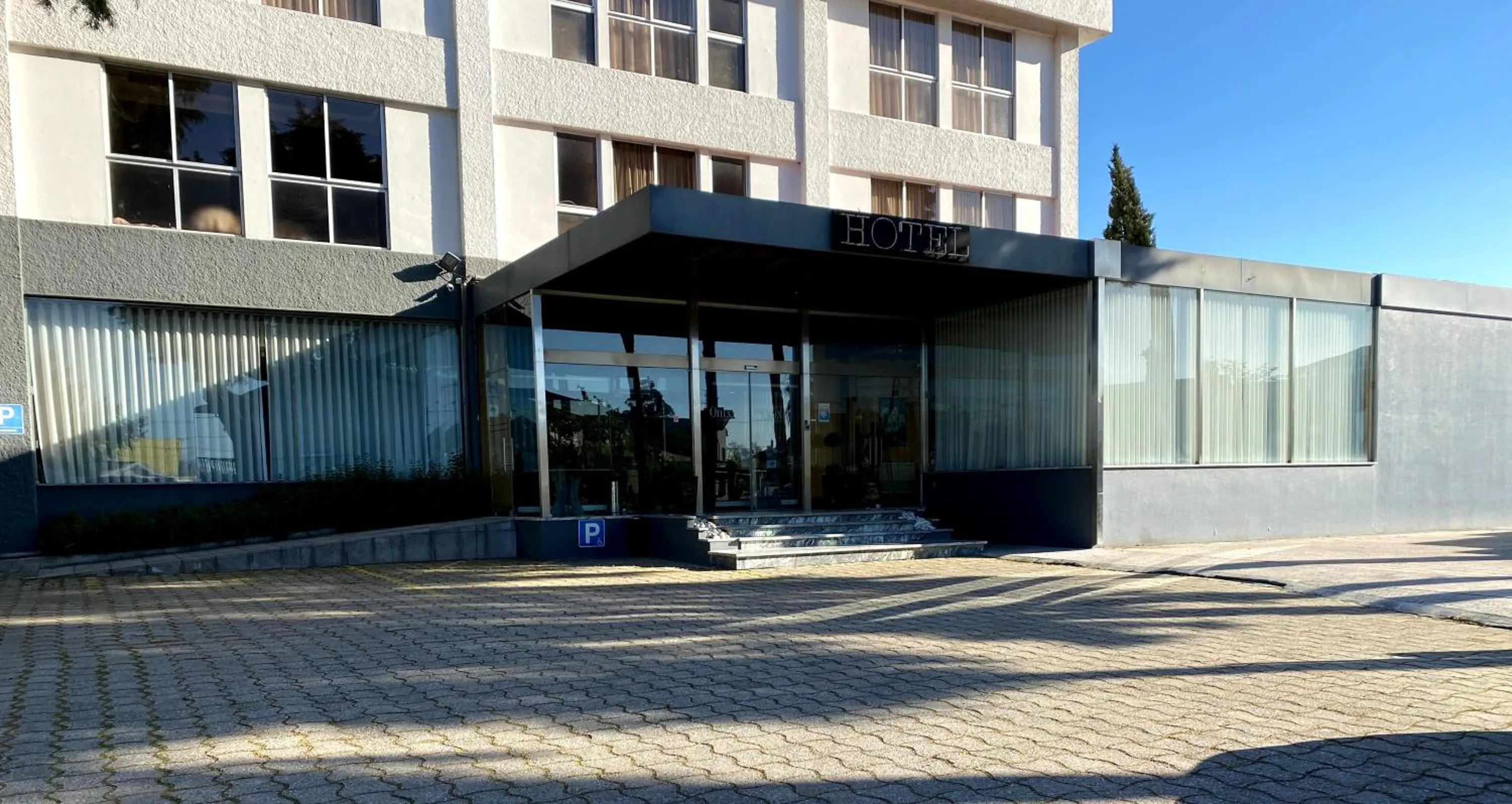 Facade/entrance in Hotel Onix