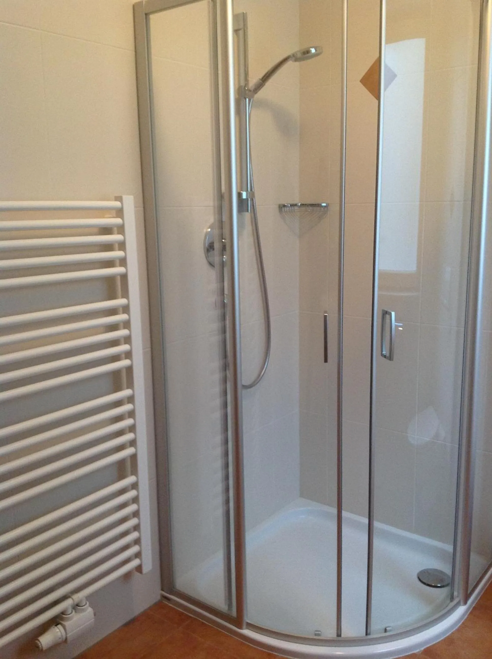 Shower in Gasthaus Jaufenblick