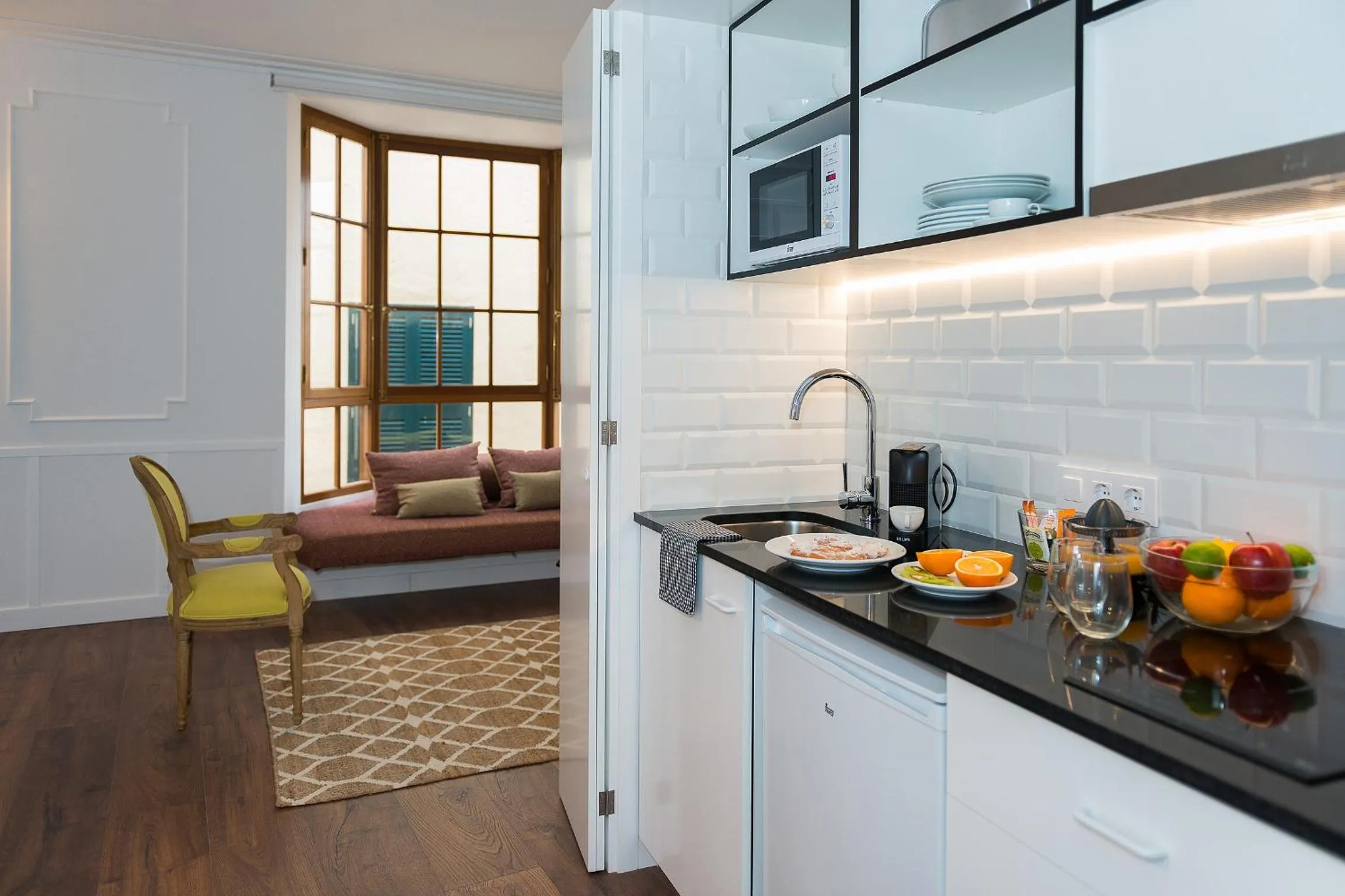 Kitchen or kitchenette in Divina Suites Hotel Boutique - Adults only