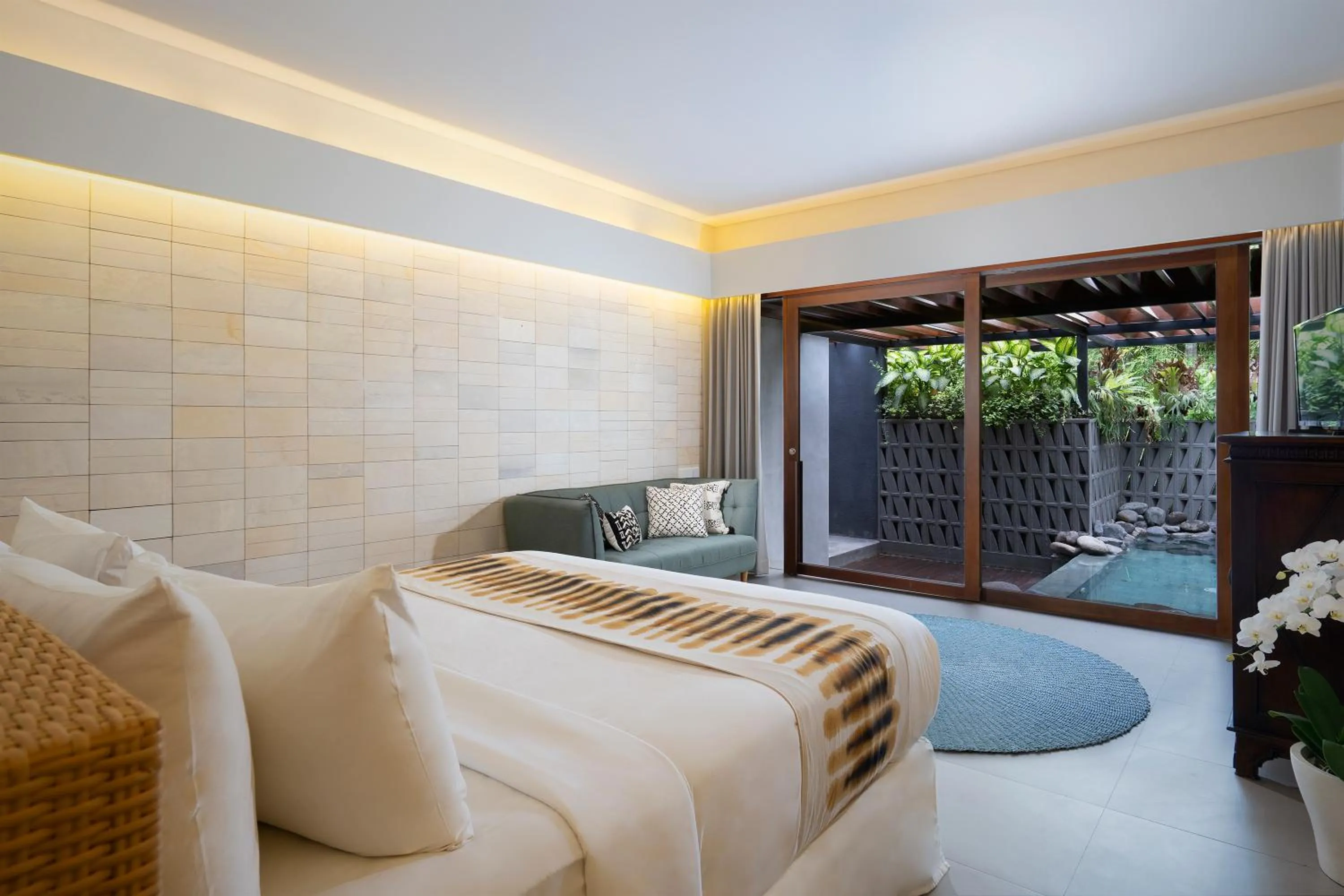 Bed in The Kemilau Hotel & Villa Canggu Bali