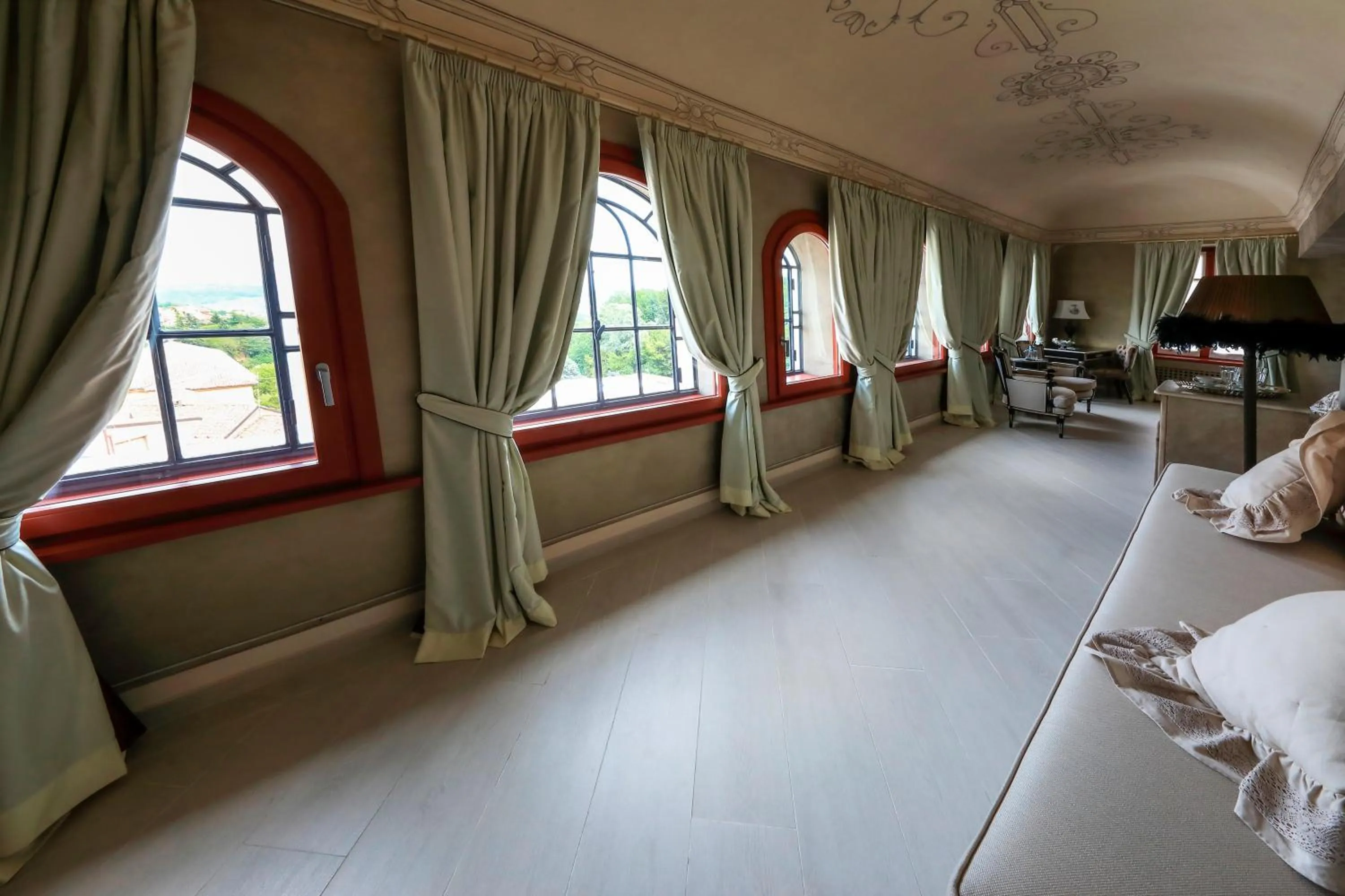 Living room, Bed in Relais Villa Prato